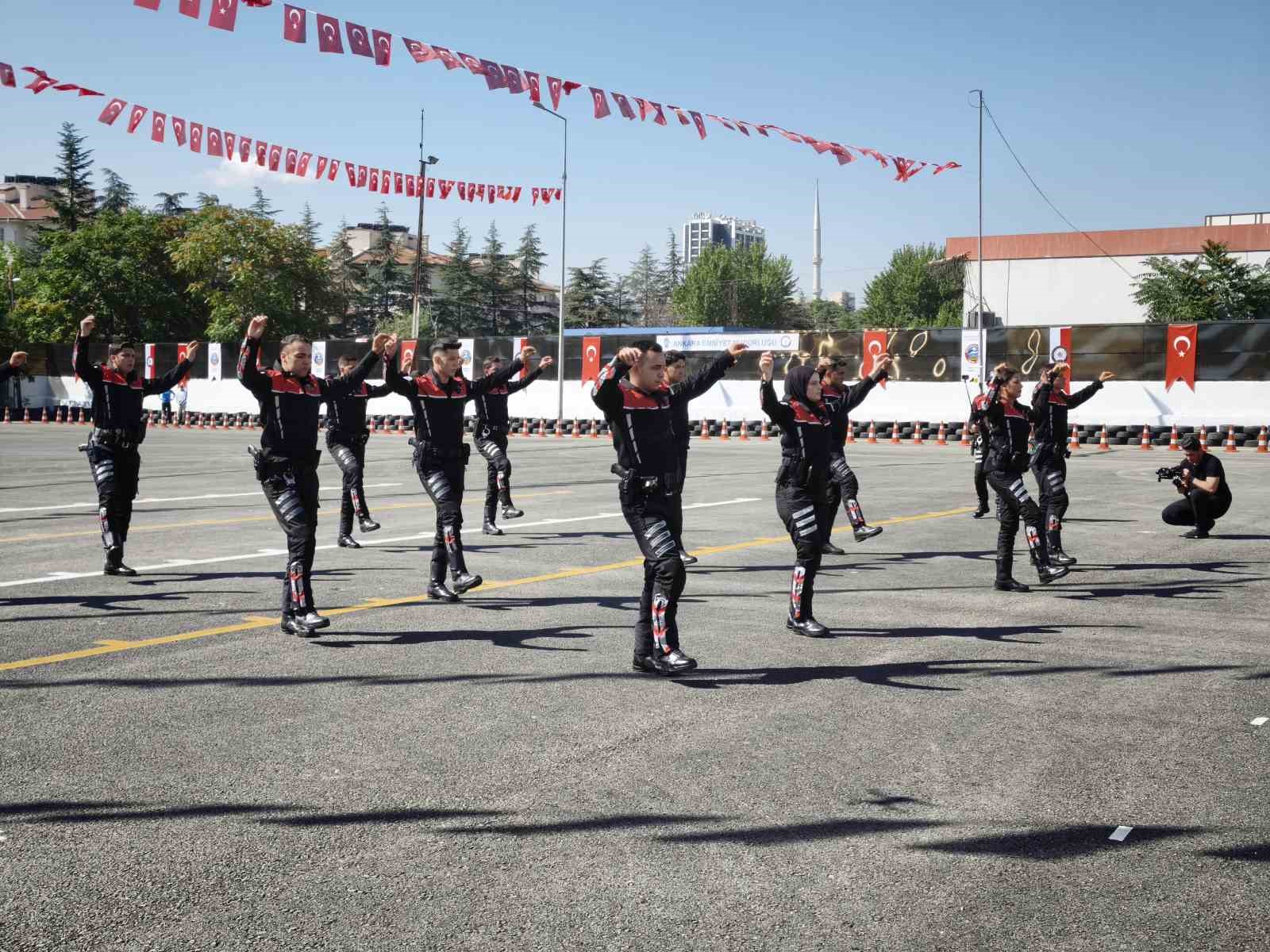 ANKARA İL EMNİYET MÜDÜRLÜĞÜ TARAFINDAN MOTOSİKLETLİ POLİS TİMLERİ'NİN MEZUNİYET TÖRENİ DÜZENLENDİ.