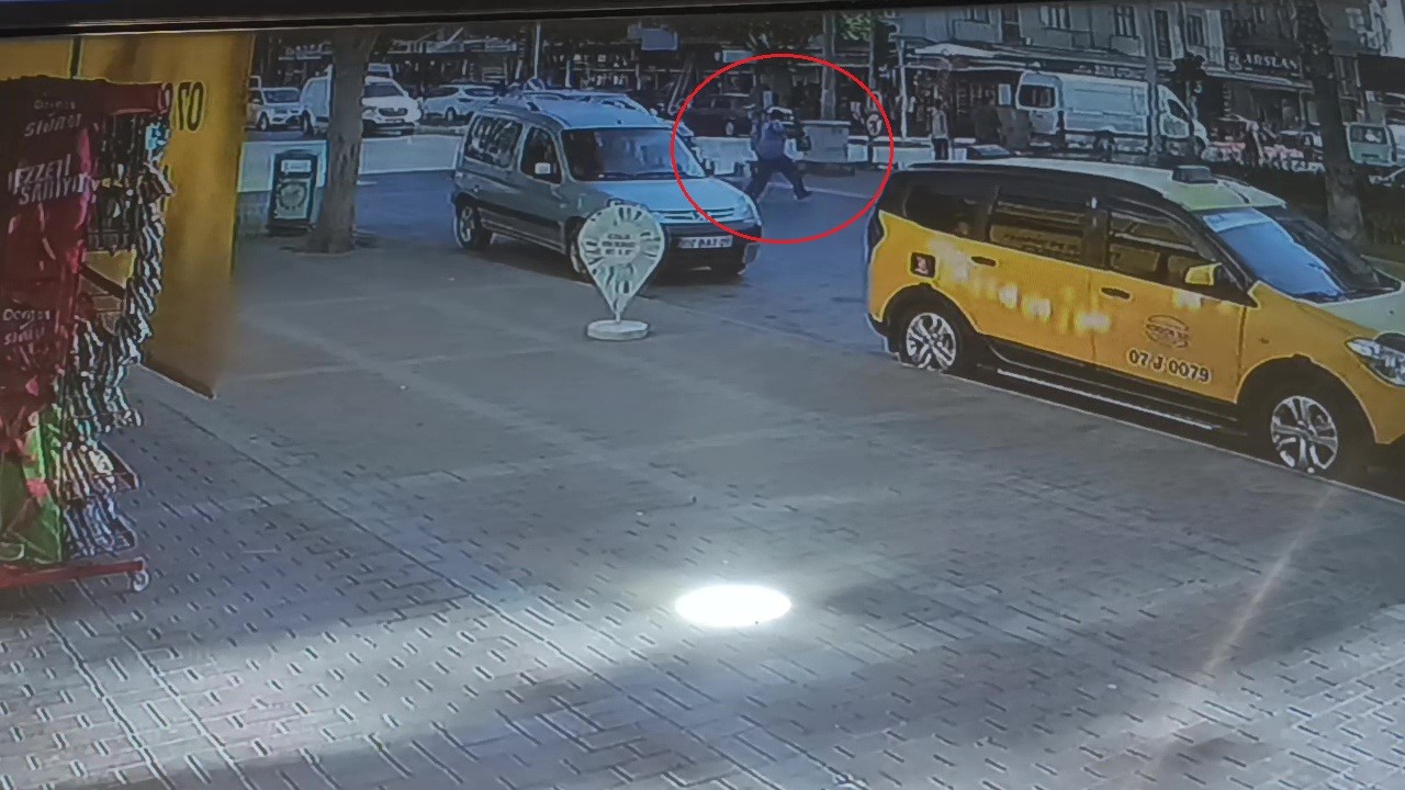 KAZA ANI İSE GÜVENLİK KAMERASINA SANİYE SANİYESİNE YANSIDI.