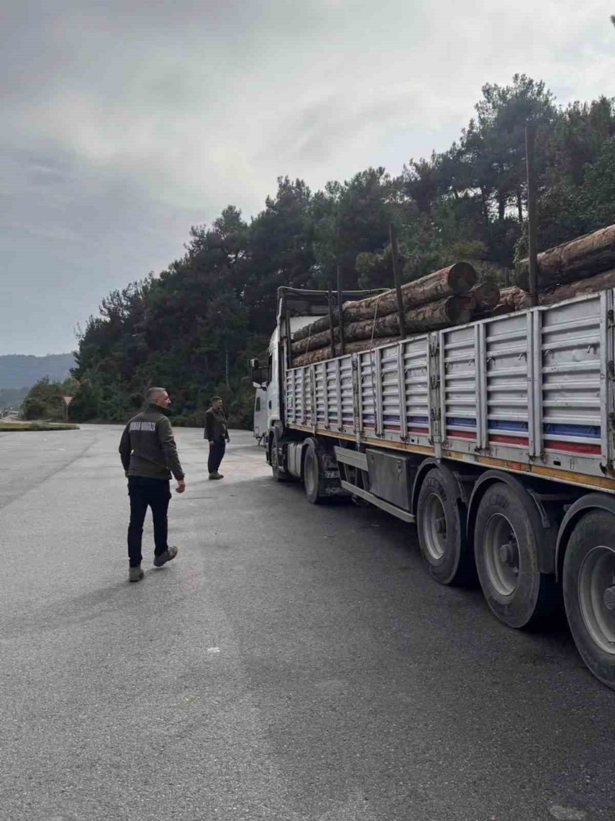 SİNOP ORMAN BÖLGE MÜDÜRLÜĞÜ’NE BAĞLI GERZE ORMAN İŞLETME MÜDÜRLÜĞÜ EKİPLERİ, ORMAN SUÇLARINI ÖNLEMEK VE YASA DIŞI FAALİYETLERİN ÖNÜNE GEÇMEK AMACIYLA DENETİMLERİNİ 7 GÜN 24 SAAT ARALIKSIZ SÜRDÜRÜYOR.