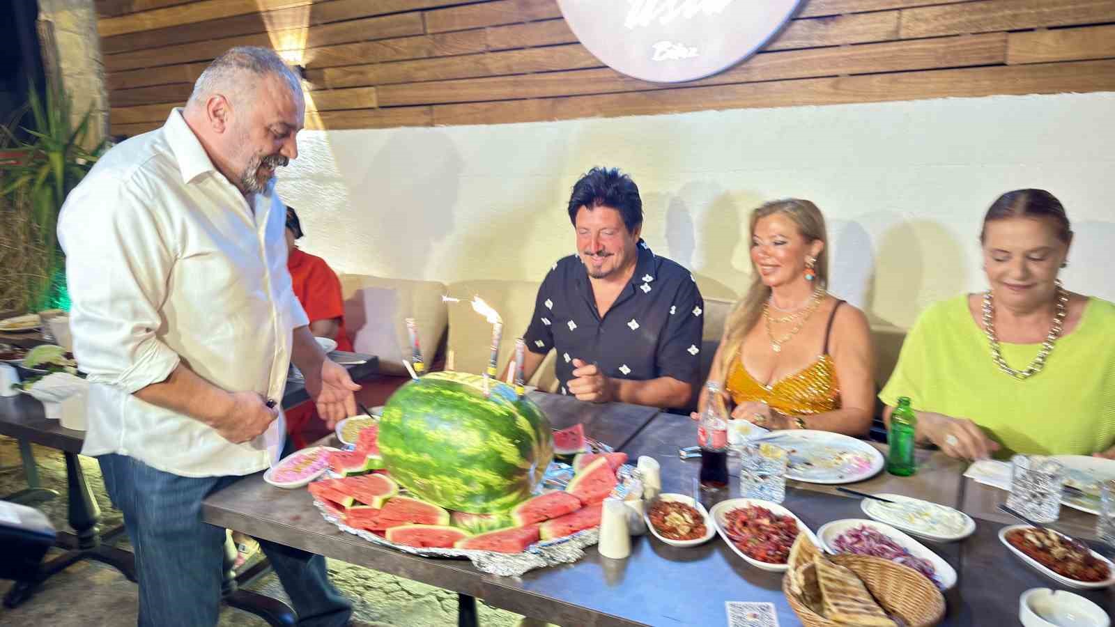 EKİN AKKAŞ’IN DOĞUM GÜNÜ PASTASI KARPUZ OLDU