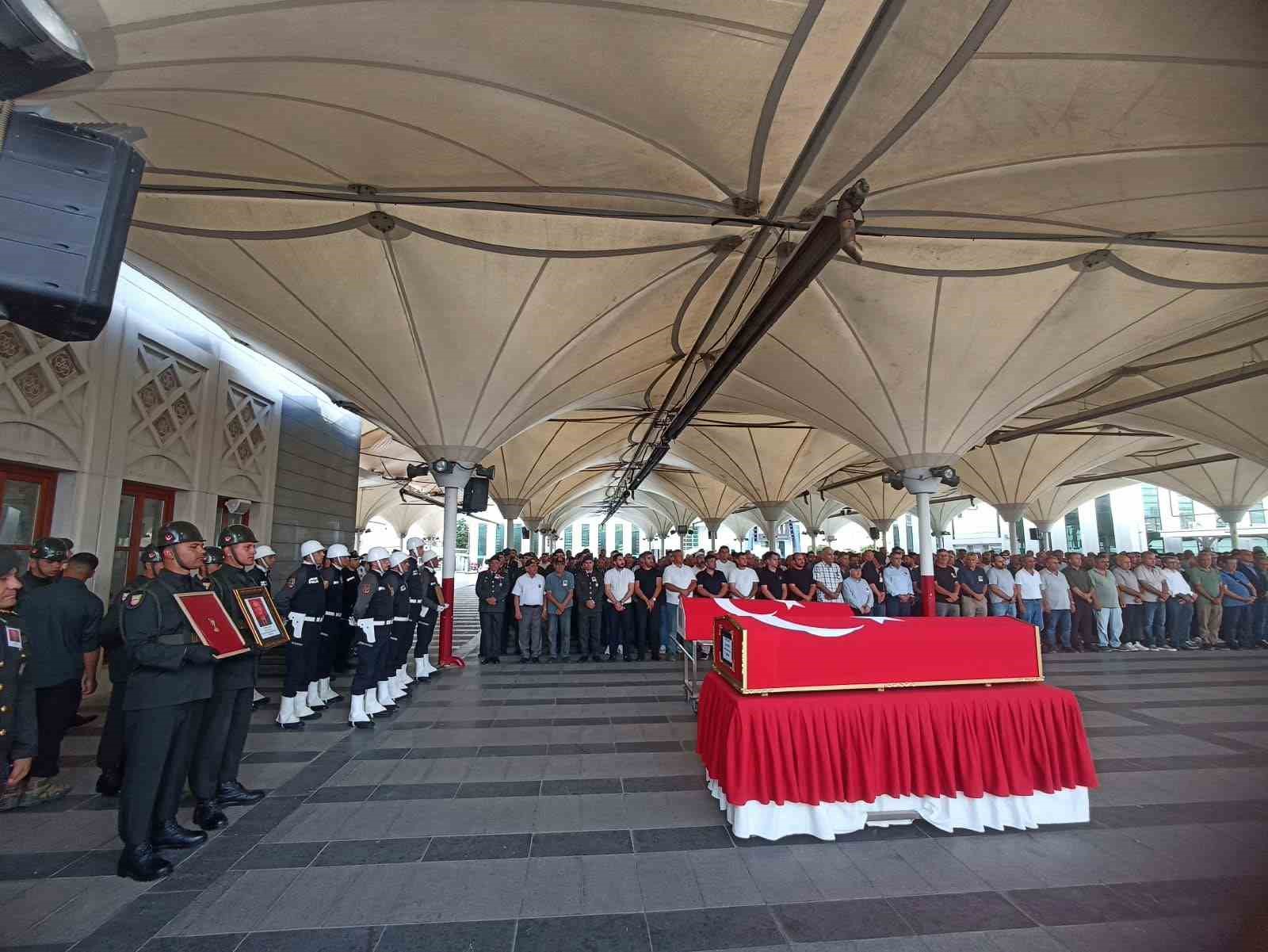 ANKARA'DAKİ SON KORE GAZİLERİNDEN 101 YAŞINDAKİ ZEKİ KURAL, ASKERİ TÖRENLE SON YOLCULUĞUNA UĞURLANDI.