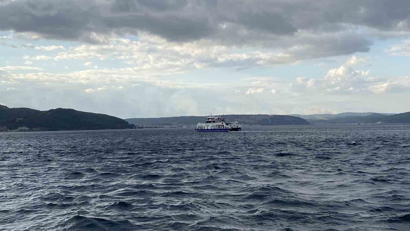 ÇANAKKALE’NİN KUZEY EGE DENİZİ’NDEKİ BOZCAADA VE GÖKÇEADA İLÇELERİNE YARIN YAPILMASI PLANLANAN BAZI FERİBOT SEFERLERİ OLUMSUZ HAVA ŞARTLARI NEDENİYLE İPTAL EDİLDİ.