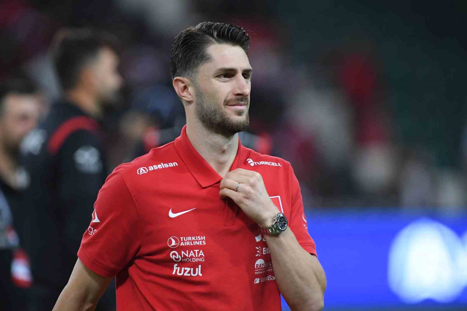 A MİLLİ FUTBOL TAKIMI, UEFA ULUSLAR A LİGİ 1. GRUP İLK MAÇINDA FRANSA İLE KOCAELİ'DE KARŞILAŞIYOR. MÜCADELENİN 15 DAKİKASI GOLSÜZ EŞİTLİKLE GEÇİLDİ.