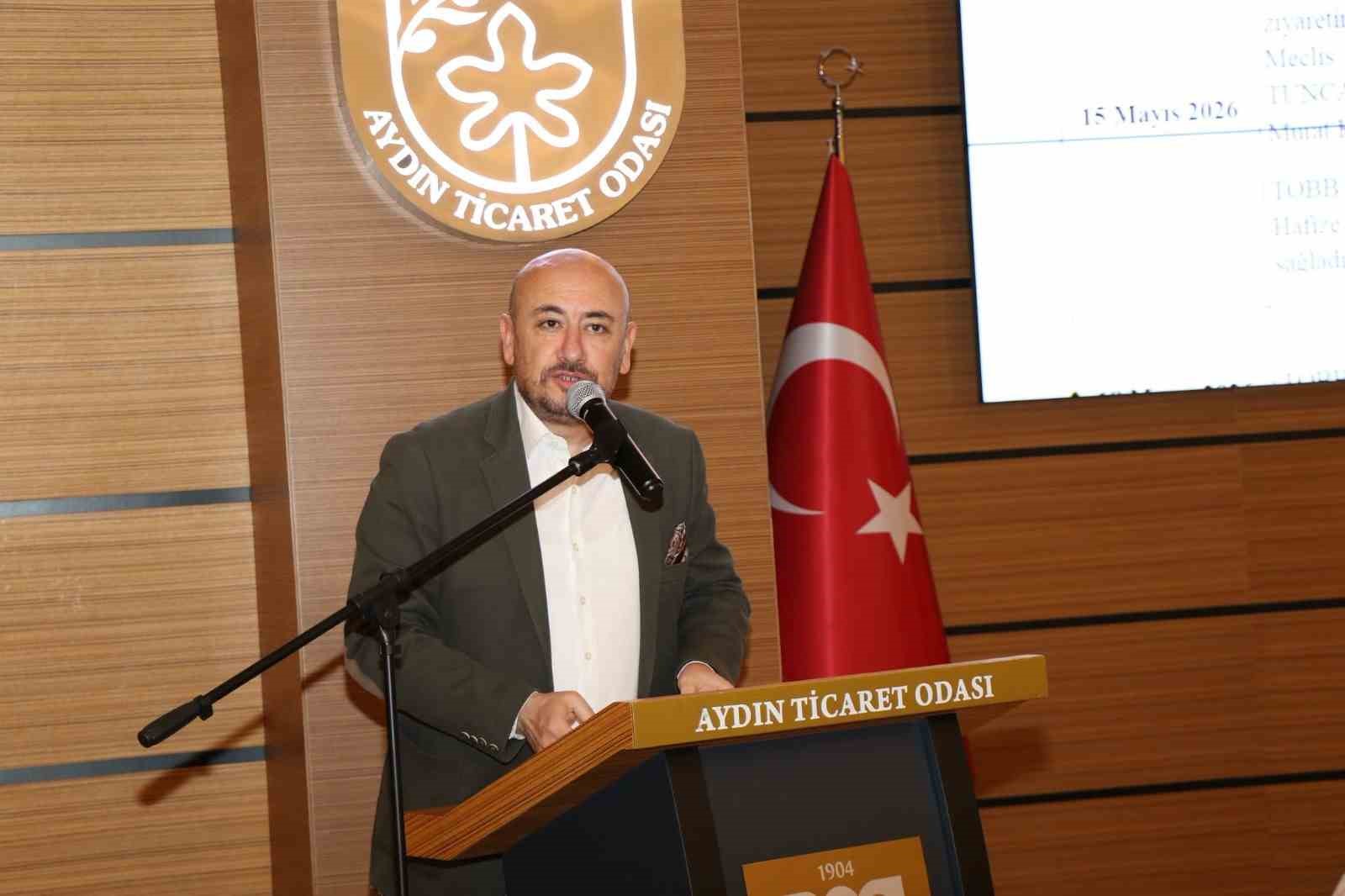 DIŞ TİCARETTE YAŞANAN SORUNLARA DİKKAT ÇEKEREK DEĞERLENDİRMELERDE BULUNAN TOBB YÖNETİM KURULU ÜYESİ VE AYDIN TİCARET ODASI (AYTO) BAŞKANI HAKAN ÜLKEN; "İHRACATÇIMIZIN ÜZERİNDEKİ MALİYET BASKISINI DÜŞÜRMEMİZ LAZIM" DEDİ.
