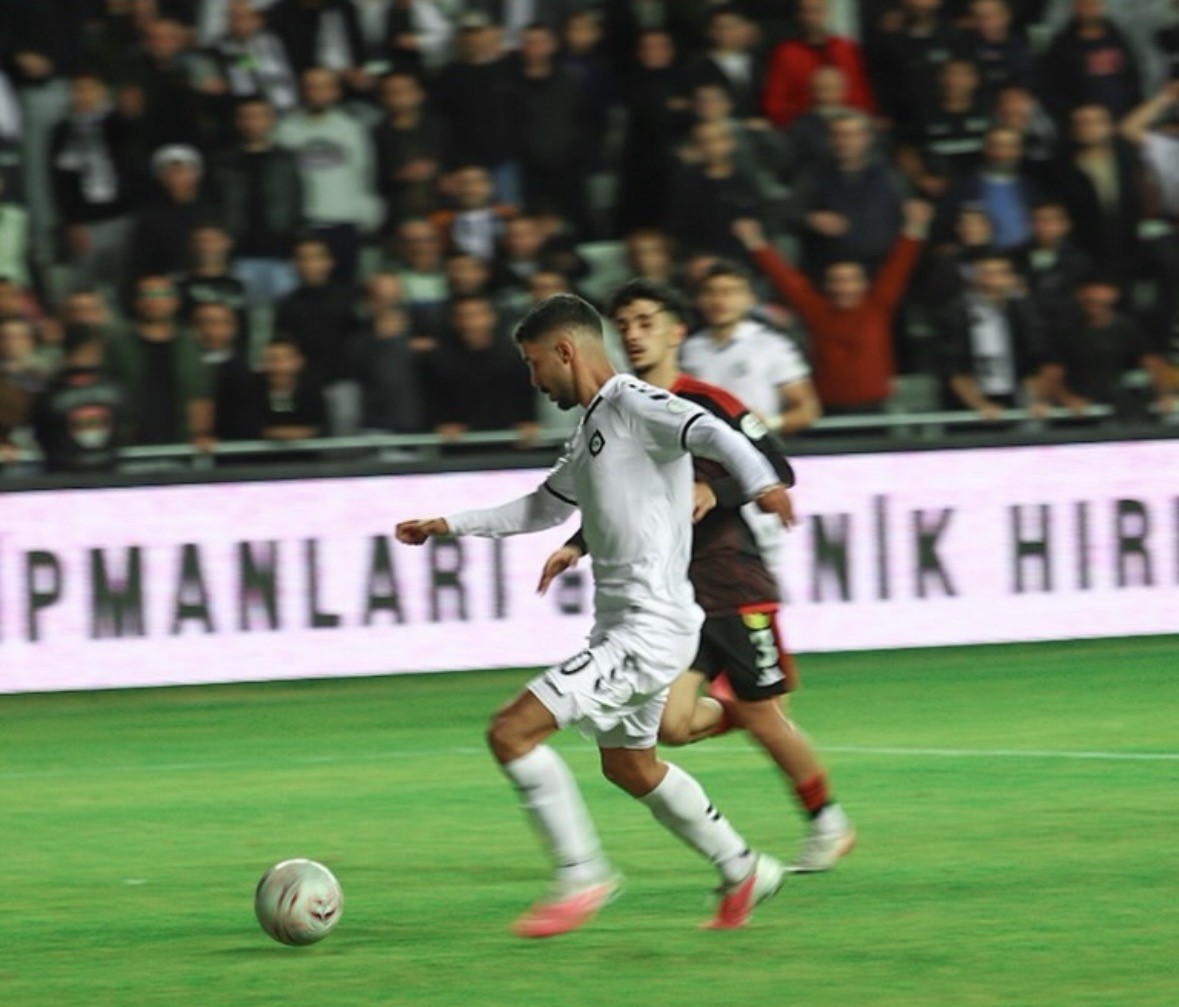 ALTAY, TFF 3. LİG 2. GRUP MÜCADELESİNDE SAHASINDA ESKİŞEHİRSPOR’A 4-1 MAĞLUP OLDU.