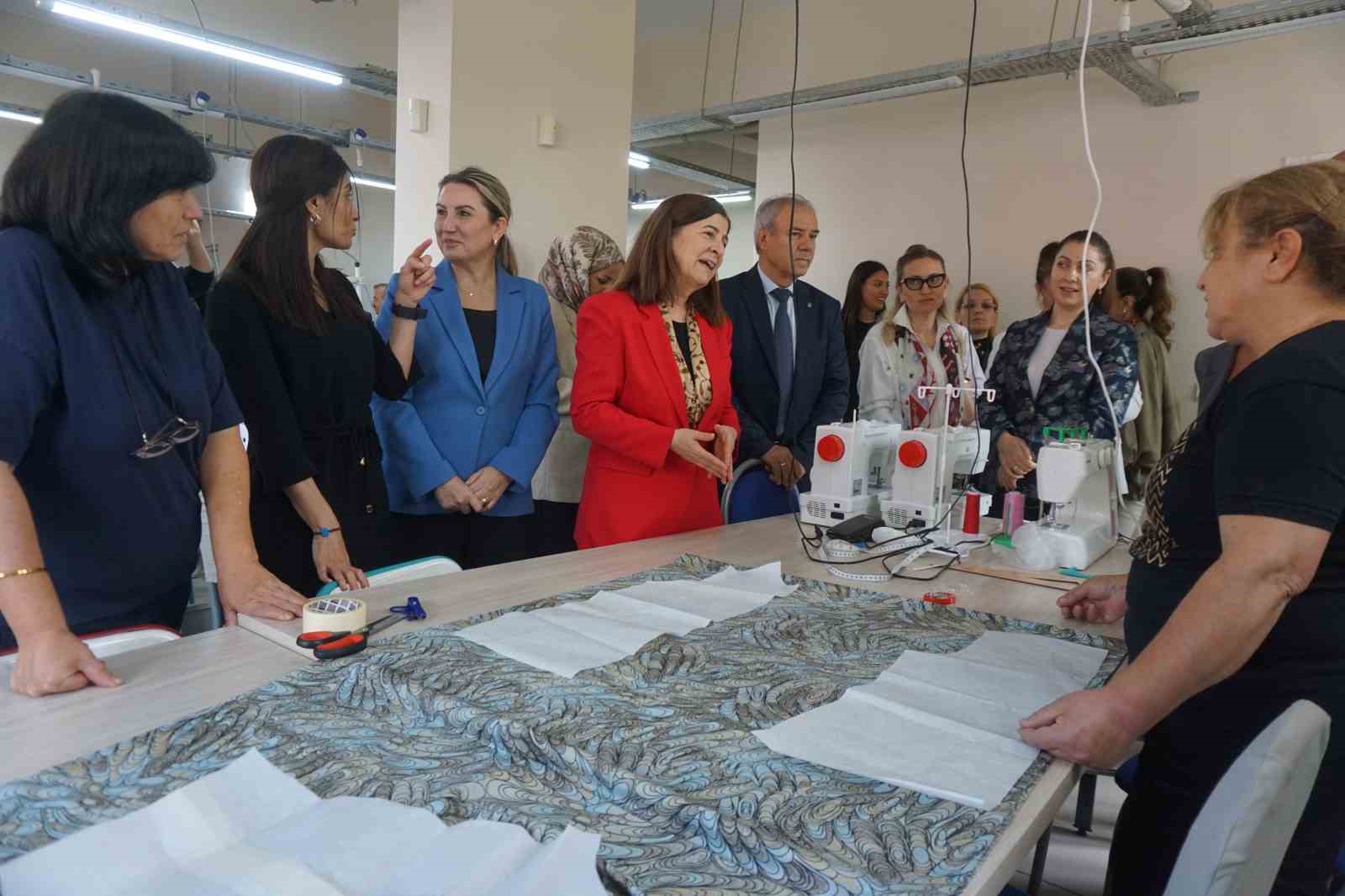 EDİRNE SOSYAL DAYANIŞMA MERKEZİ’NDE (SODAM), “BİR KADIN, BİN UMUT” TEMASIYLA YENİ EĞİTİM DÖNEMİNİN AÇILIŞI GERÇEKLEŞTİRİLDİ.