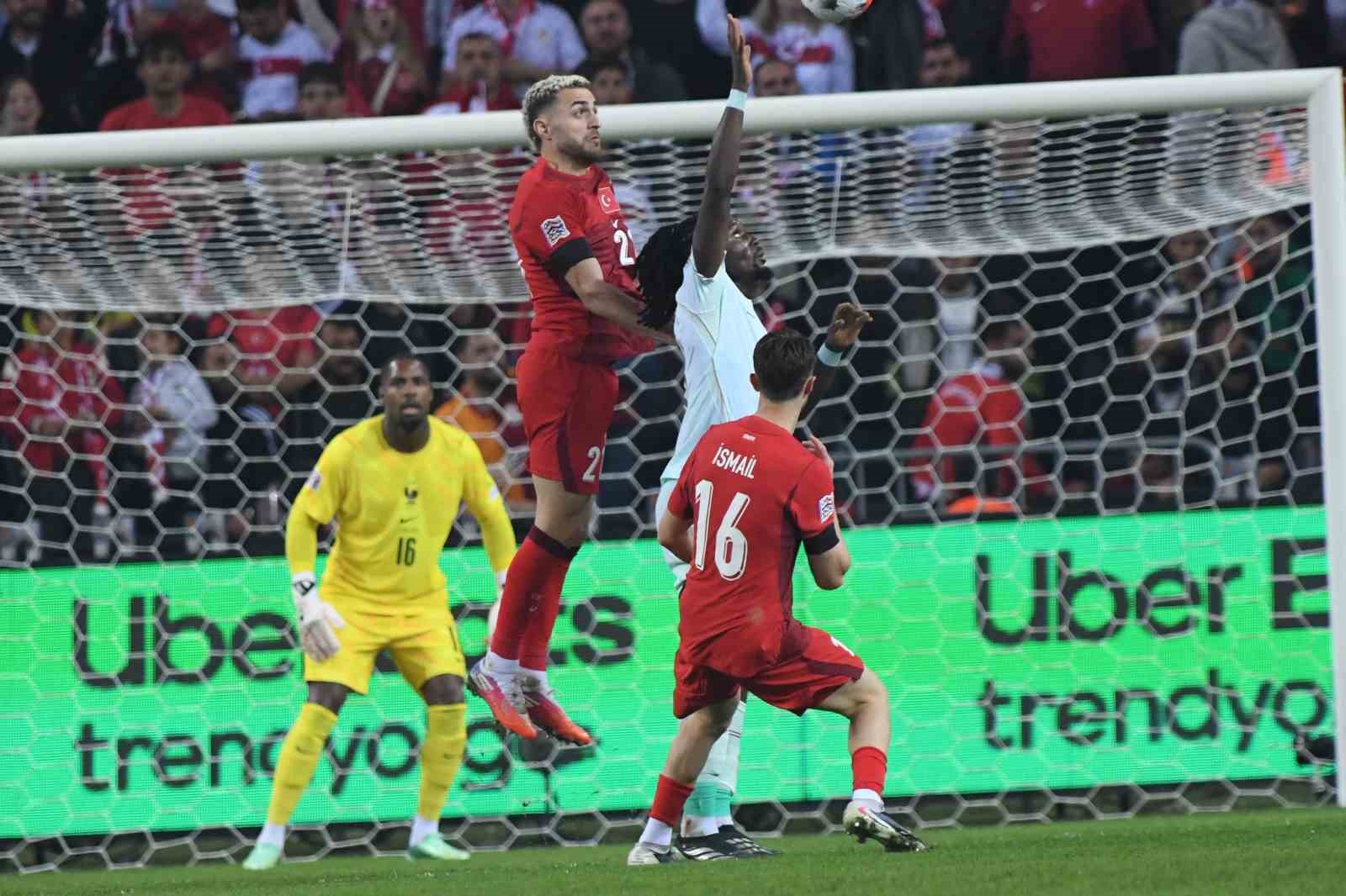 TÜRKİYE A MİLLİ FUTBOL TAKIMI, UEFA ULUSLAR A LİGİ 1. GRUP İLK MAÇINDA KOCAELİ'NDE FRANSA'YA 1-0 MAĞLUP OLDU.