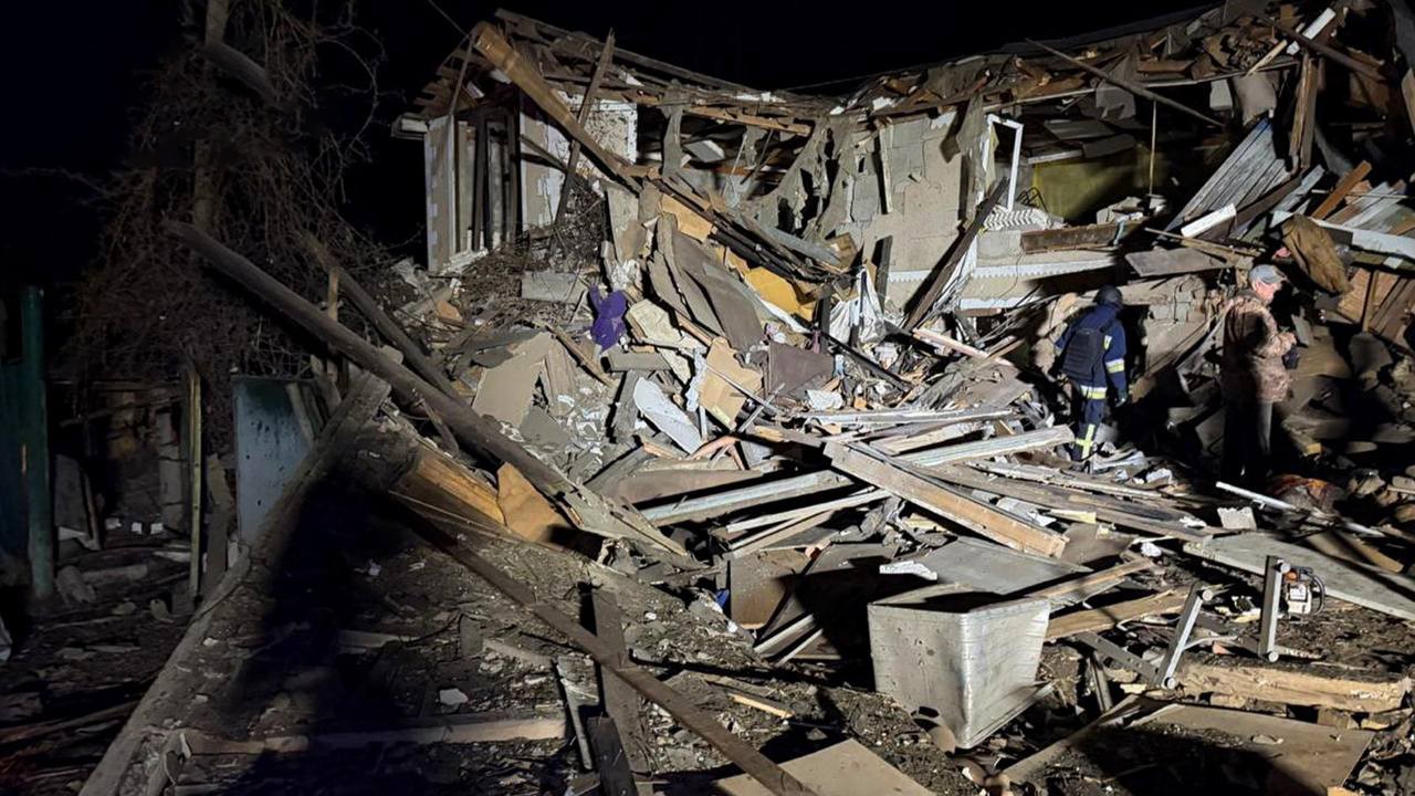 RUS GÜÇLERİNİN UKRAYNA’NIN BAŞKENTİ KİEV VE ÇEVRESİNE DÜZENLEDİĞİ SALDIRIDA 3 KİŞİ HAYATINI KAYBEDERKEN, 7 KİŞİ YARALANDI.