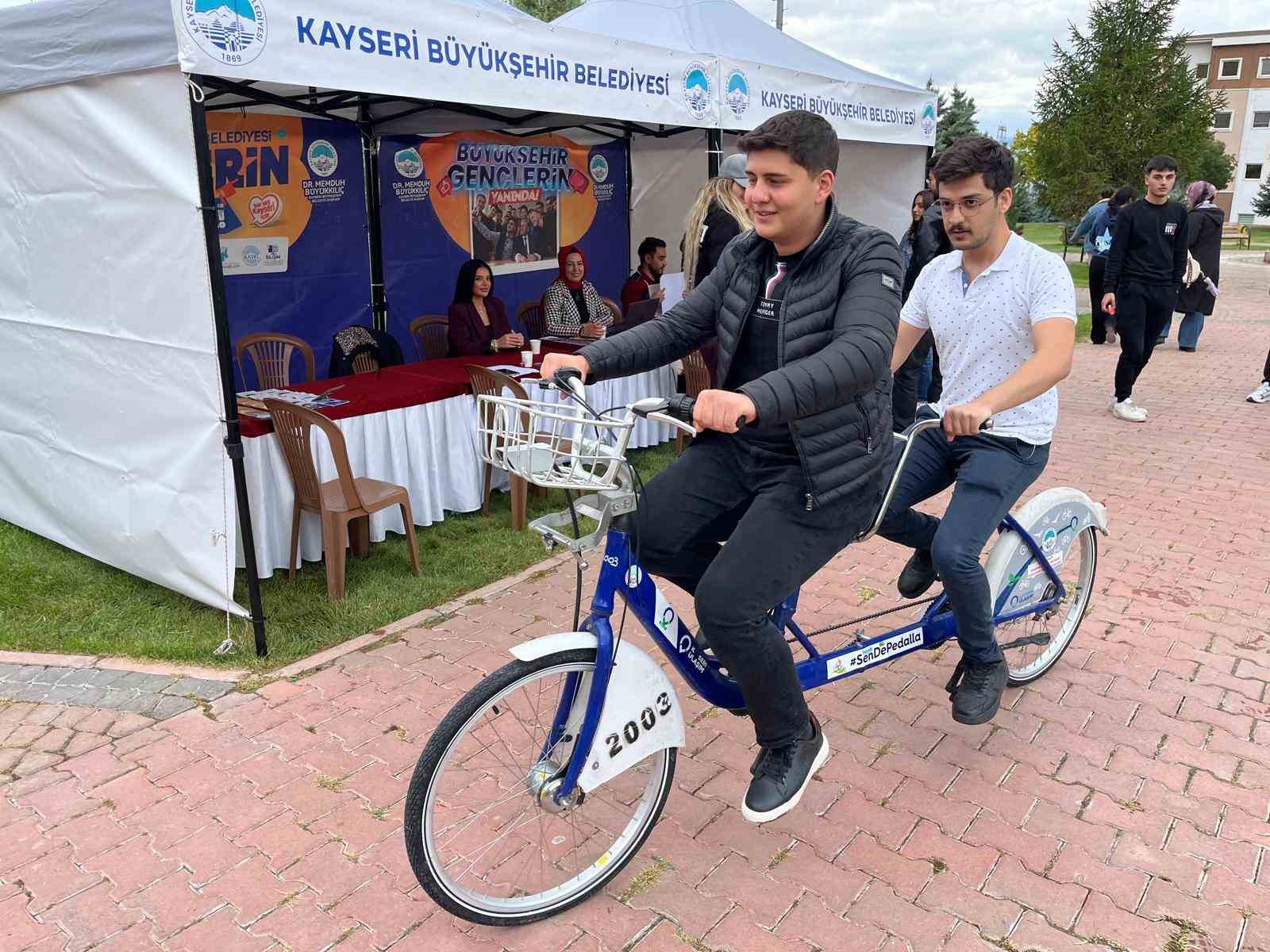 KAYSERİ BÜYÜKŞEHİR BELEDİYESİ, 2026-2027 AKADEMİK YILININ BAŞLAMASIYLA BİRLİKTE ÜNİVERSİTELİ GENÇLERE YÖNELİK KAPSAMLI BİR ORYANTASYON ETKİNLİĞİ DÜZENLEDİ