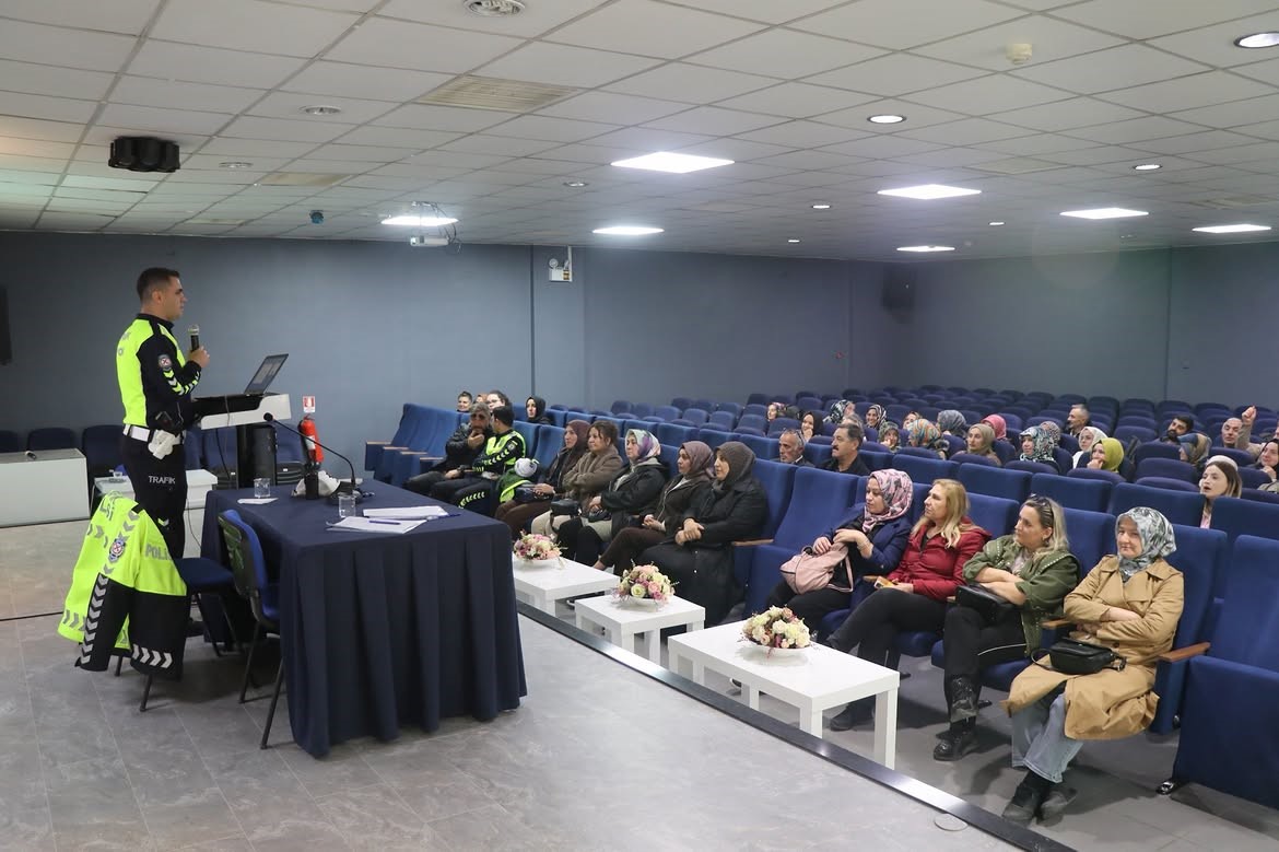 BİLECİK’TE 86 SERVİS ŞOFÖRÜ VE REHBER PERSONELE EĞİTİM