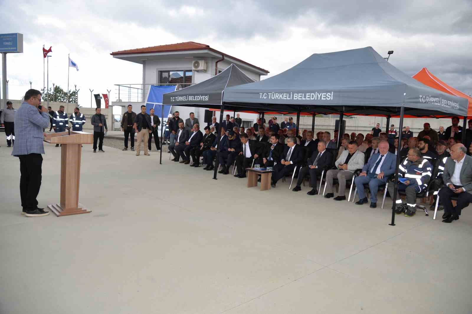 TÜRKELİ’DE TRANSFORMATÖR MERKEZİ HİZMETE AÇILDI SİNOP'UN TÜRKELİ İLÇESİNİN ELEKTRİK ALTYAPISINI GÜÇLENDİRECEK TÜRKELİ TRANSFORMATÖR MERKEZİ, DÜZENLENEN TÖRENLE HİZMETE AÇILDI. YAKLAŞIK 250 MİLYON LİRALIK YATIRIMLA HAYATA GEÇİRİLEN MERKEZLE BİRLİKTE İLÇENİN ELEKTRİĞİ DOĞRUDAN TÜRKELİ’DEKİ TRAFO MERKEZİNDEN SAĞLANACAK.