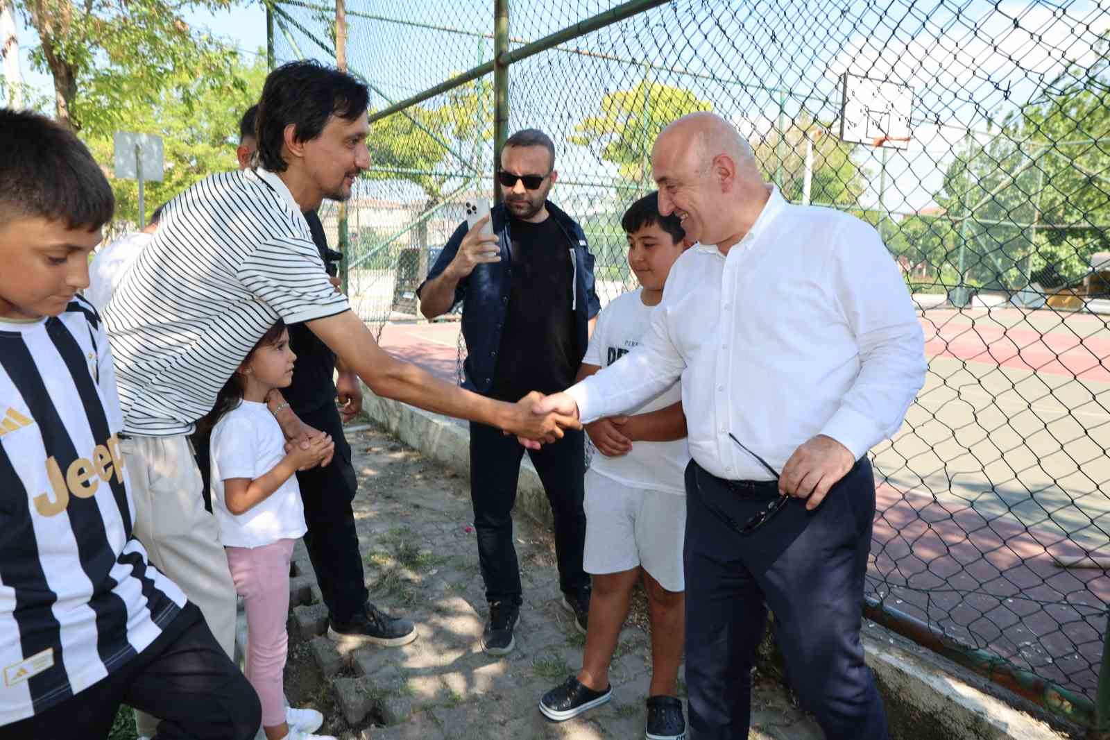 DARICA’DA PARK, BAHÇE VE YEŞİL ALANLARDA SÜRDÜRÜLEN BAKIM, ONARIM VE ÇEVRE DÜZENLEME ÇALIŞMALARIYLA İLÇENİN DAHA YEŞİL, TEMİZ VE YAŞANABİLİR HALE GETİRİLMESİ HEDEFLENİYOR.