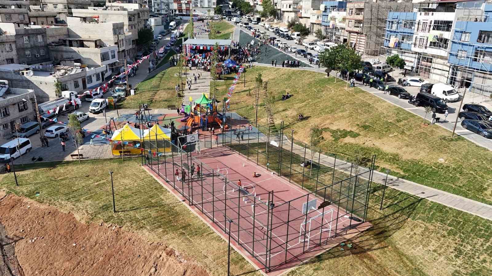GAZİANTEP BÜYÜKŞEHİR VATAN MAHALLESİ’NİN ÇEHRESİNİ DEĞİŞTİRECEK YENİ PARKI AÇTI