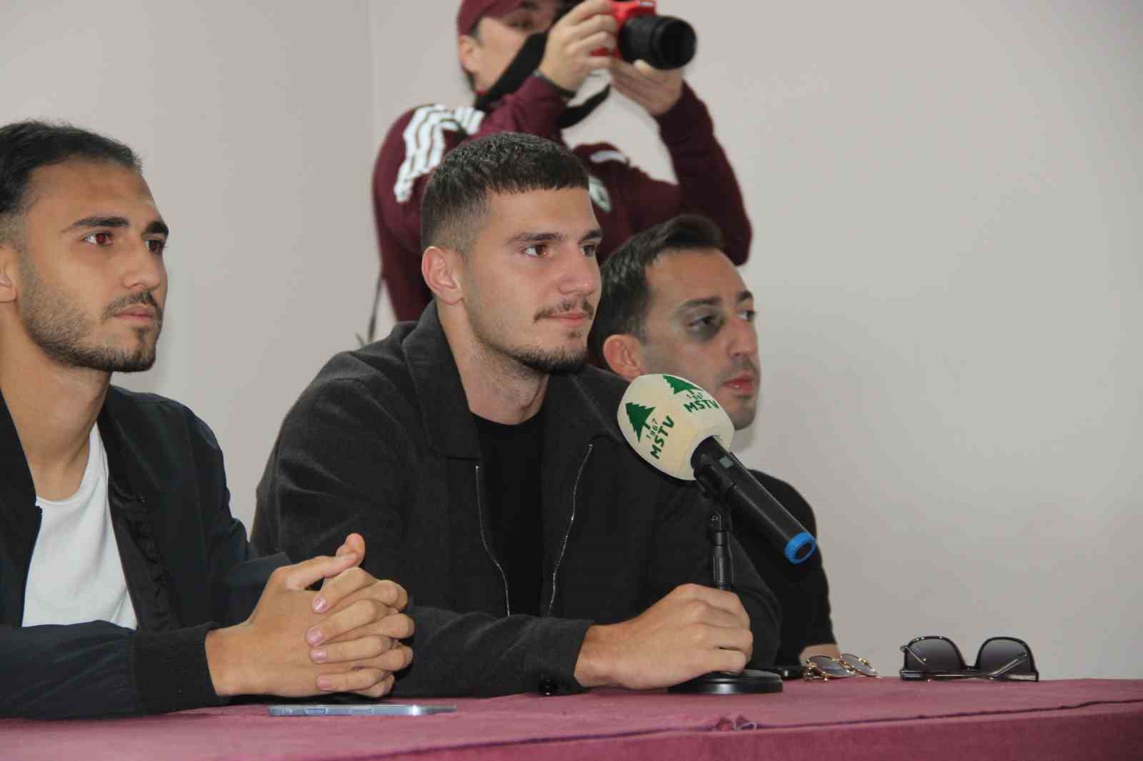MUĞLASPOR KULÜP BAŞKANI MENAF KIYANÇ, BERABERİNDEKİ HEYET VE FUTBOLCULAR POYRAZ EFE YILDIRIM, MAMADY DİARRA, YİĞİT FİDAN İLE LUİS MAGO, TURGUT REİS ANADOLU LİSESİ’NDE ÖĞRENCİLERLE BİR ARAYA GELDİ. MUĞLASPOR İLE GENÇLERİ BULUŞTURMAK AMACIYLA GERÇEKLEŞTİRİLEN ZİYARETTE ÖĞRENCİLER FUTBOLCULARA TRANSFER SÜREÇLERİNDEN TARAFTAR DESTEĞİNE KADAR BİRÇOK KONUDA SORU YÖNELTTİ.