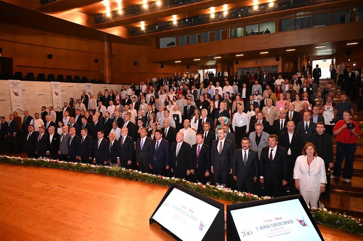 TURİZMDE BÜYÜMENİN FORMÜLÜ BURSA’DA KONUŞULDU: "ALTYAPI YOKSA TURİZM DE OLMUYOR"
