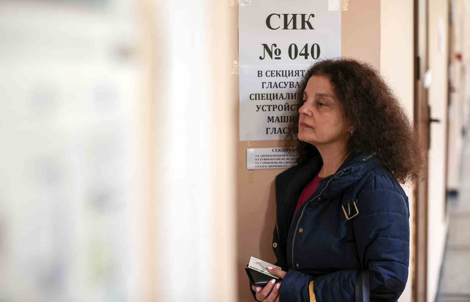 BULGARİSTAN CUMHURBAŞKANLIĞI SEÇİMİ İÇİN SANDIK BAŞINDA