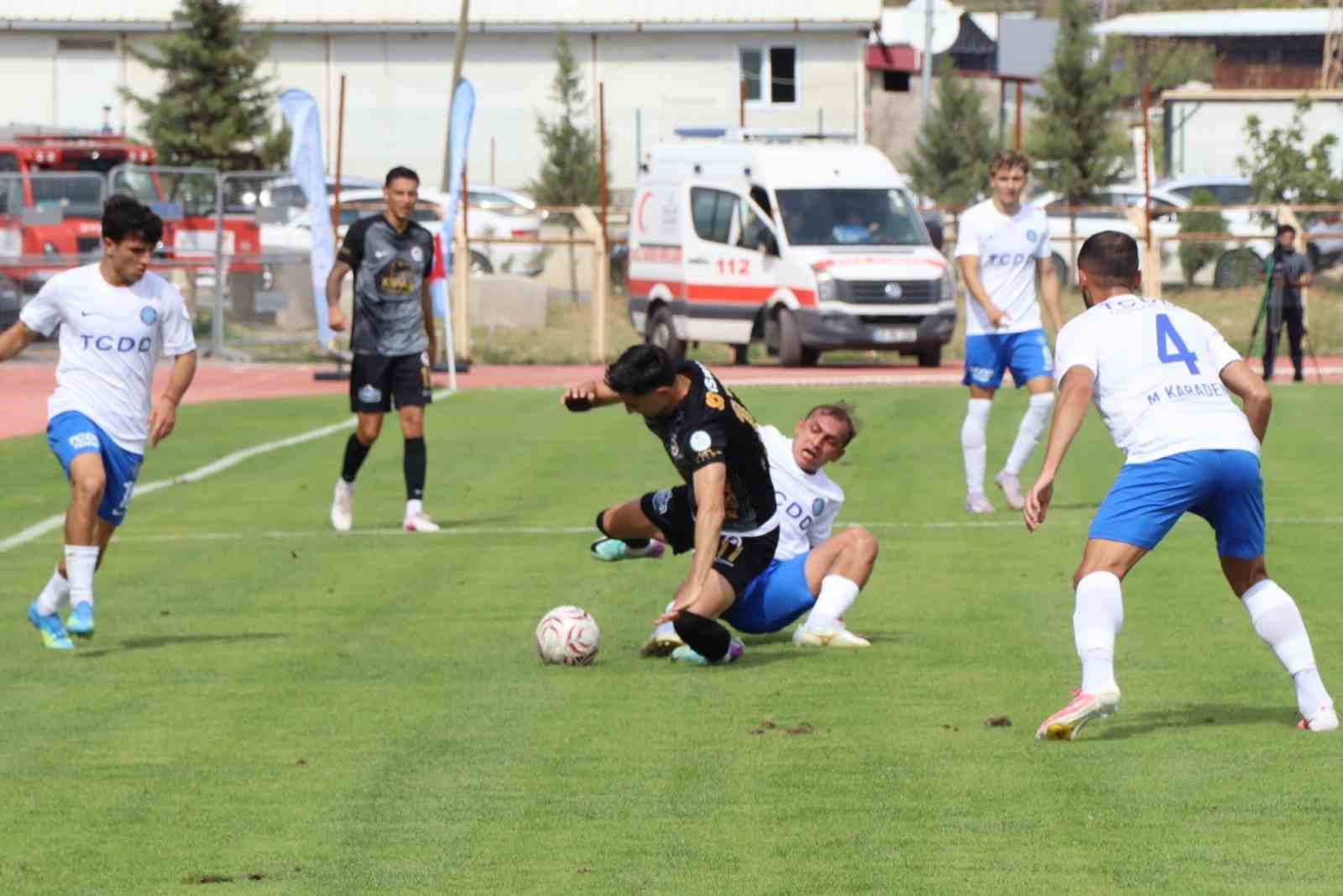 TFF 2. LİG KIRMIZI GRUP 5. HAFTA KARŞILAŞMASINDA KAHRAMANMARAŞ İSTİKLALSPOR, SAHASINDA ANKARA DEMİRSPOR’U 1-0 MAĞLUP ETTİ