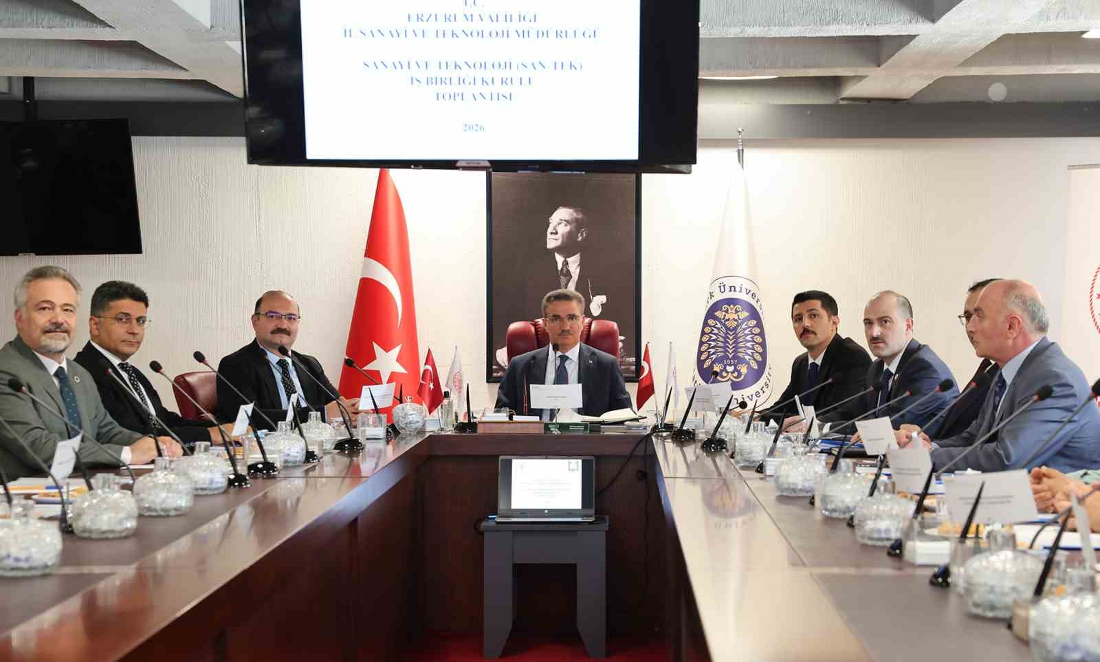 ERZURUM’UN SANAYİ VE TEKNOLOJİ ALANINDAKİ POTANSİYELİNİ GÜÇLENDİRMEK, YATIRIM VE ÜRETİM KAPASİTESİNİ ARTIRMAK, İSTİHDAMI GELİŞTİRMEK VE ÜNİVERSİTE-SANAYİ İŞBİRLİĞİNİ DAHA İLERİ BİR NOKTAYA TAŞIMAK AMACIYLA SANAYİ VE TEKNOLOJİ İŞBİRLİĞİ KURULU TOPLANTISI GERÇEKLEŞTİRİLDİ.