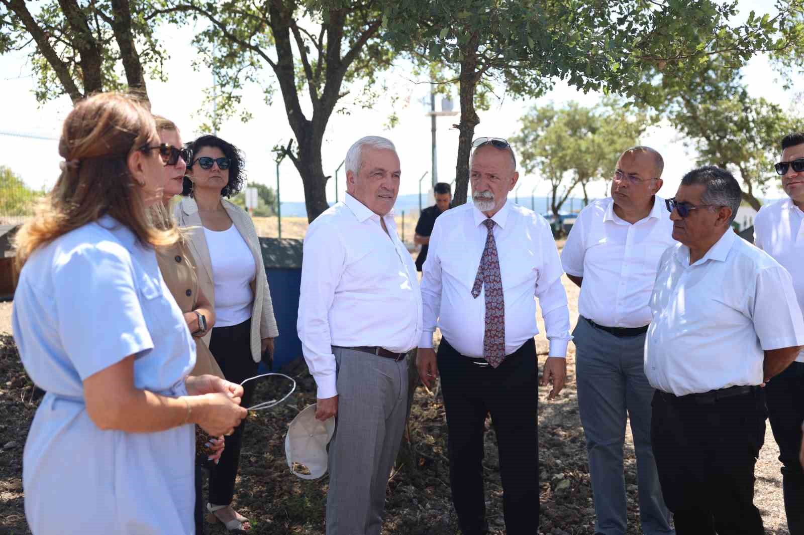 NİLÜFER BELEDİYESİ, KARACAOBA MAHALLESİ’NDE 49 BİN 500 METREKARELİK ALANDA HİZMET VERECEK UMUT AĞACI SAHİPSİZ HAYVANLAR DOĞAL YAŞAM VE SAHİPLENDİRME MERKEZİ, CAN DOSTLARI AĞIRLAMAYA BAŞLADI. YAKINDA RESMİ AÇILIŞI YAPILACAK MERKEZ, 3 BİN SOKAK HAYVANINA MODERN VE DOĞAL BİR YAŞAM ALANI SUNACAK.