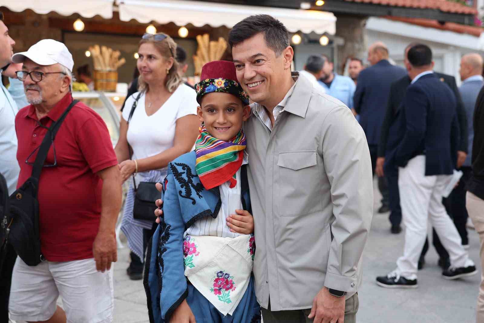 MUĞLA’NIN MARMARİS İLÇESİNDE BU YIL İKİNCİSİ DÜZENLENEN MARMARİS DENİZ ÜRÜNLERİ FESTİVALİ, SELİMİYE’DE BAŞLADI.