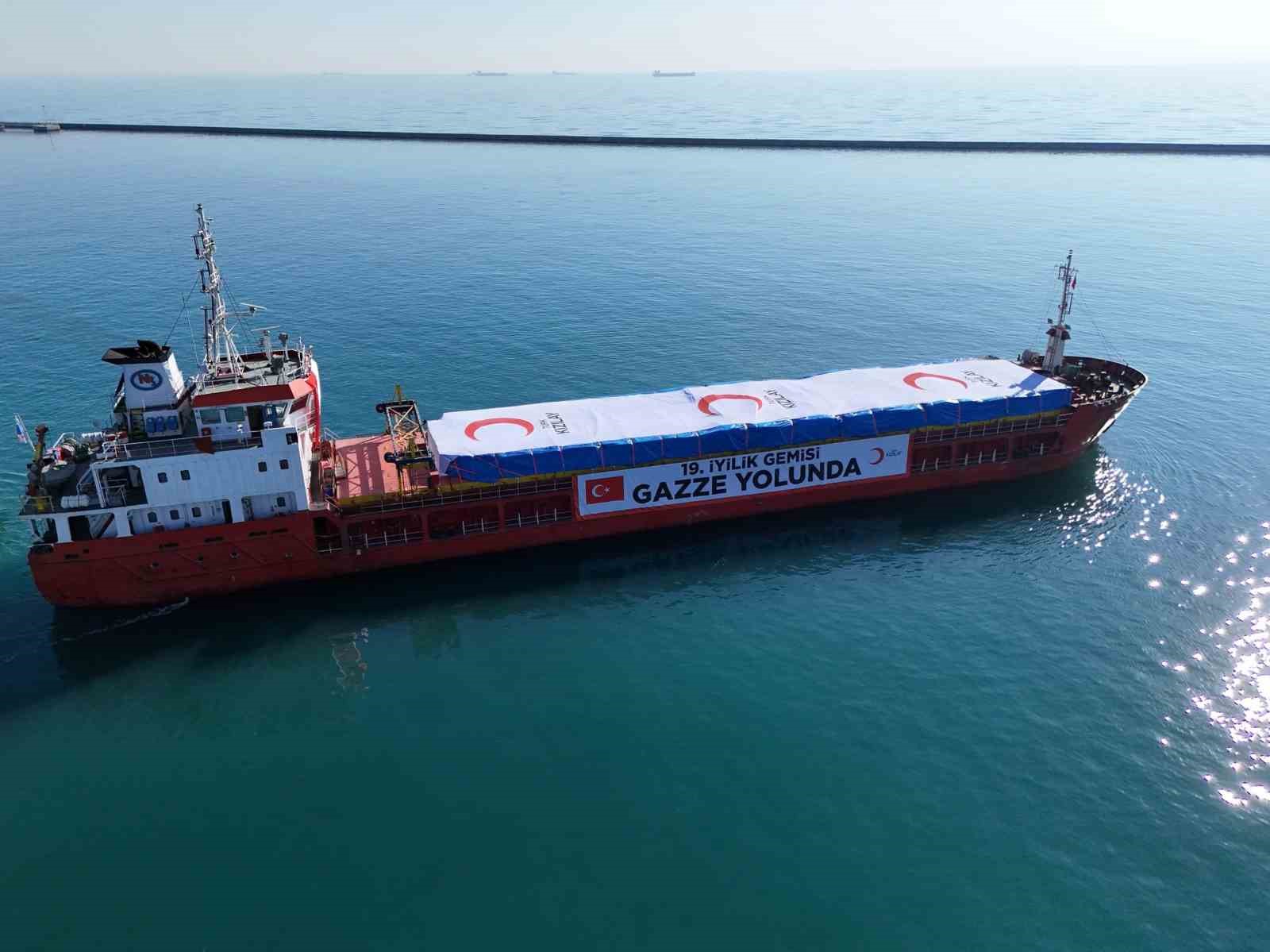 TÜRK KIZILAY, 7 EKİM 2023’TEN BU YANA GAZZE’DE YÜRÜTTÜĞÜ İNSANİ YARDIM OPERASYONLARINI ÜÇÜNCÜ YILINDA DA KESİNTİSİZ SÜRDÜRÜYOR. BÖLGEDE TEMİZ SUYA ERİŞİM SORUNU DEVAM EDERKEN KIZILAY, HER GÜN TEMİZ SU DAĞITIMINI SÜRDÜRÜYOR.
