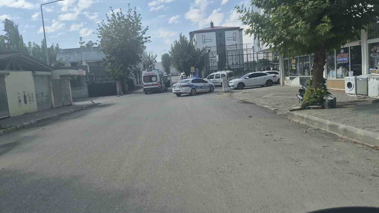 ADIYAMAN’DA KAMYONET İLE MOTOSİKLETİN ÇARPIŞMASI SONUCU 2 KİŞİ YARALANDI.