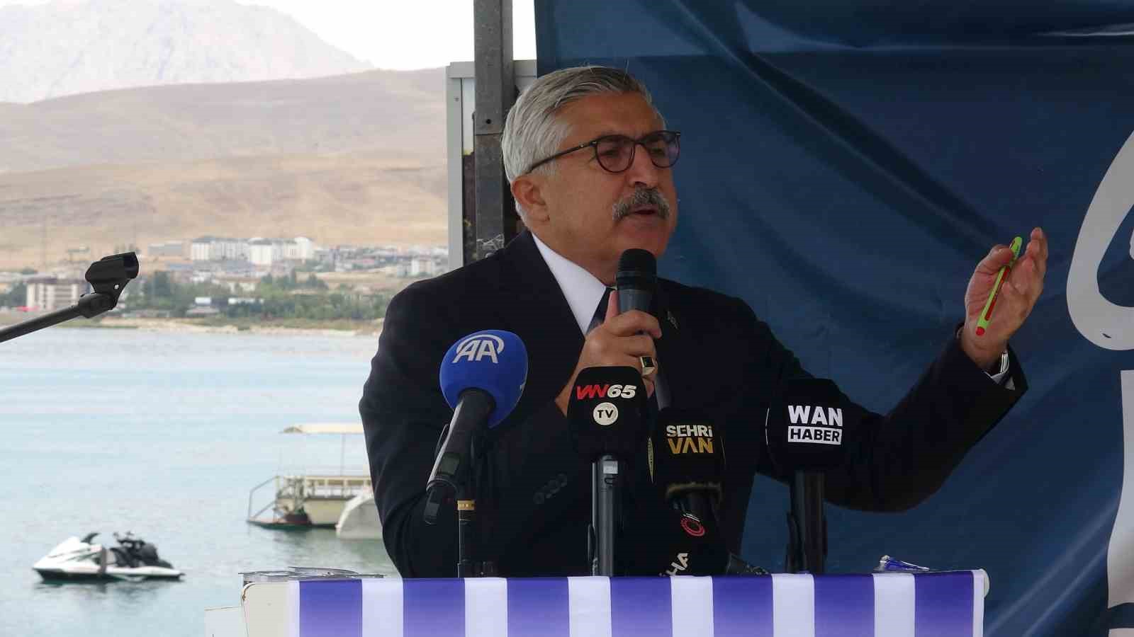 AK PARTİ GENEL BAŞKAN YARDIMCISI HÜSEYİN YAYMAN, GÖLFEST’İN TÜRKİYE’NİN GELDİĞİ NOKTAYI GÖSTERDİĞİNİ BELİRTTİ.