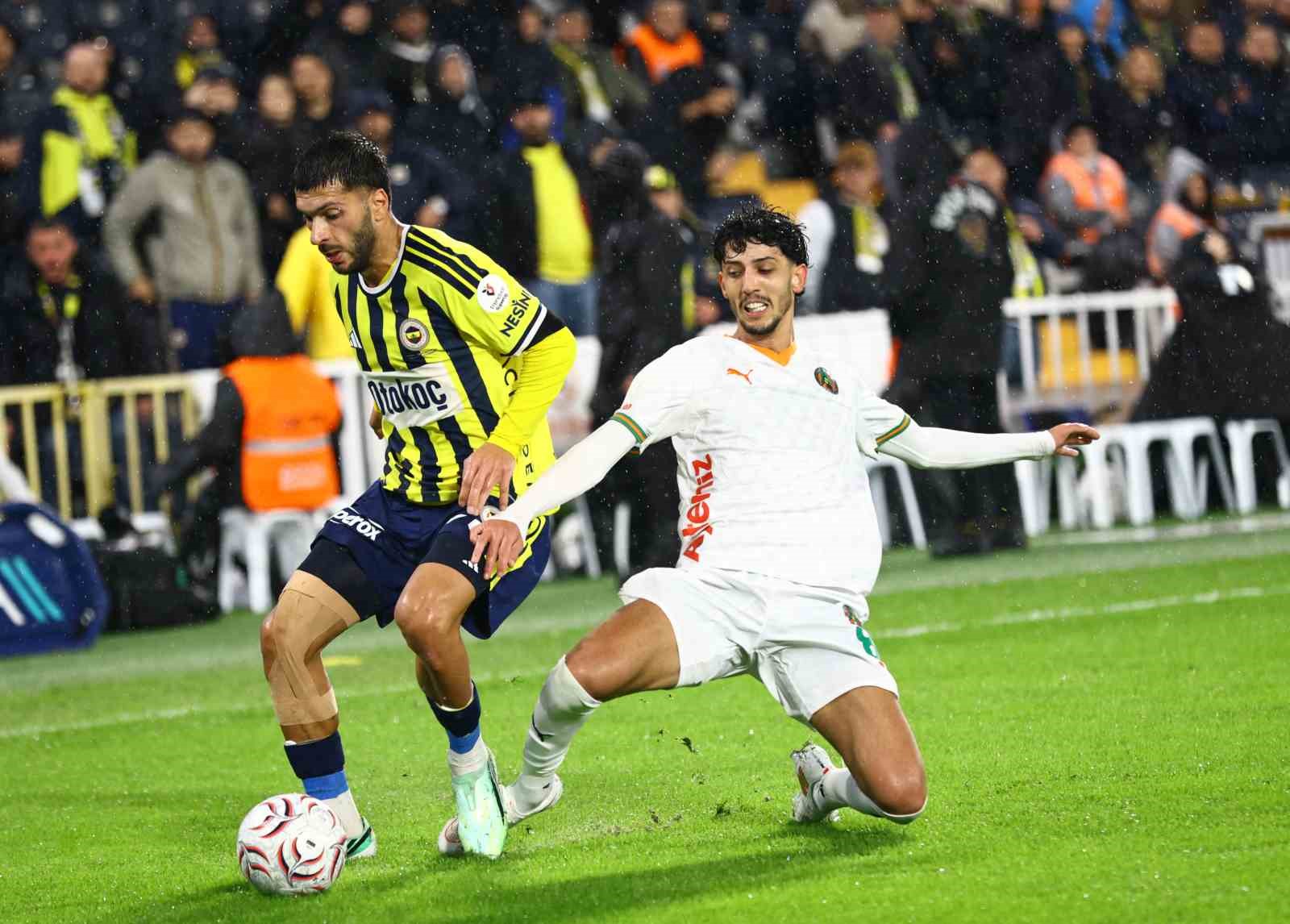 TRENDYOL SÜPER LİG’İN 8. HAFTASINDA FENERBAHÇE EVİNDE KARŞILAŞTIĞI CORENDON ALANYASPOR'U 3-0 MAĞLUP ETTİ.