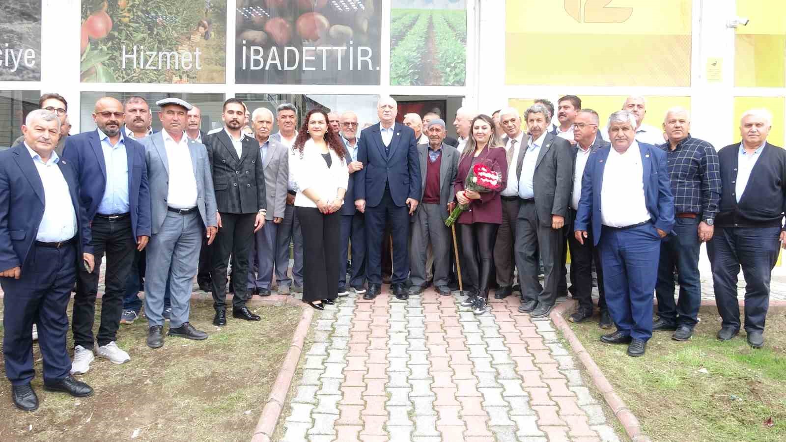 TÜRKİYE ZİRAAT ODALARI BİRLİĞİ (TZOB) GENEL BAŞKANI ŞEMSİ BAYRAKTAR, ISPARTA ZİRAAT ODASI BAŞKANLIĞI'NI ZİYARET ETTİ.