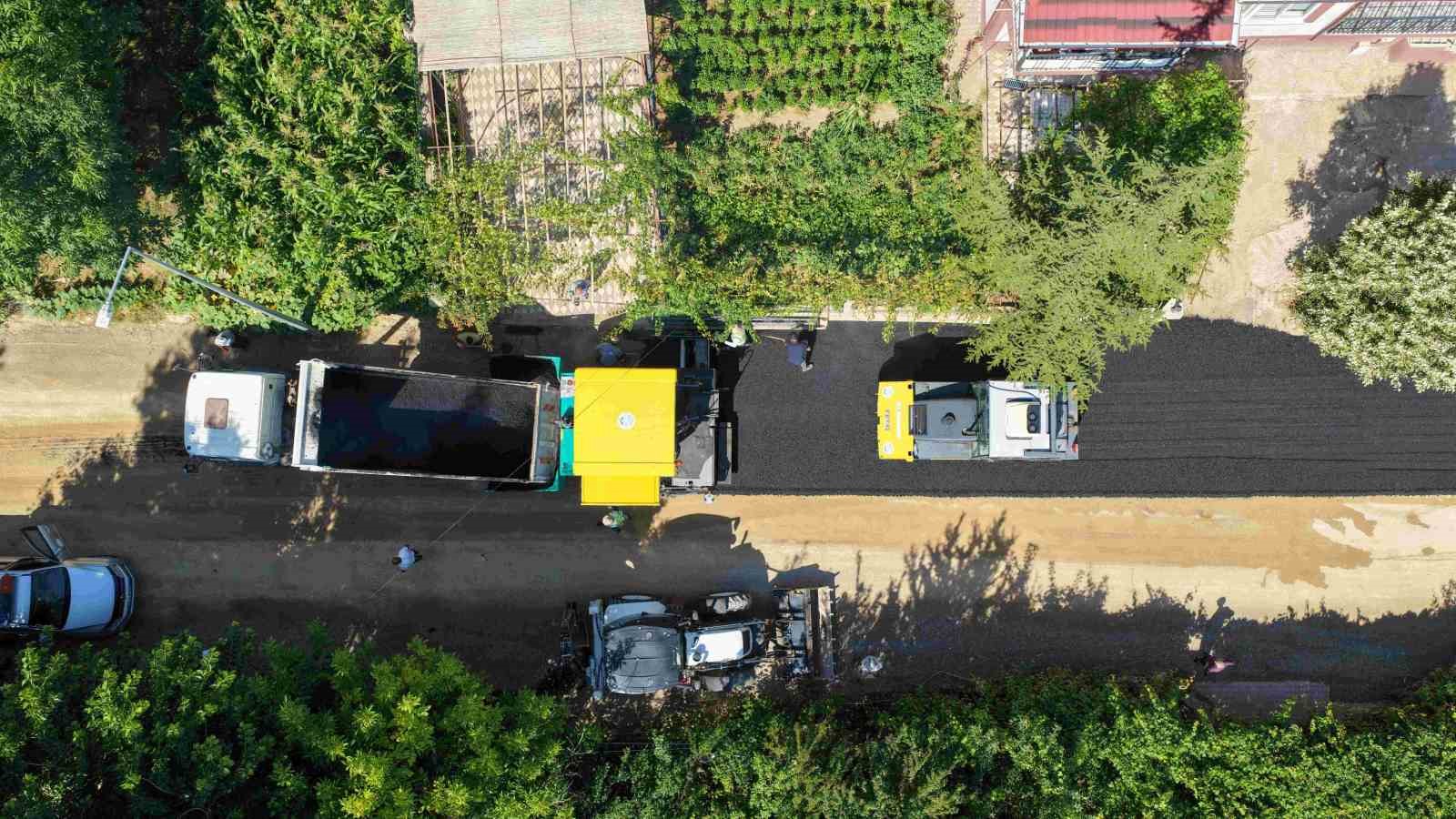YAHYALI BELEDİYESİ, İLÇENİN ULAŞIM ALTYAPISINI GÜÇLENDİRMEK VE VATANDAŞLARIN DAHA GÜVENLİ, KONFORLU YOLLARDA SEYAHAT ETMESİNİ SAĞLAMAK AMACIYLA SICAK ASFALT ÇALIŞMALARINI ARALIKSIZ SÜRDÜRÜYOR.