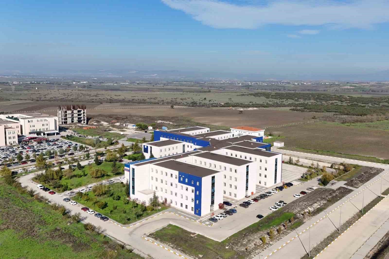 BALIKESİR ÜNİVERSİTESİ TIP FAKÜLTESİ, 2026 YKS YERLEŞTİRME SONUÇLARIYLA BİRLİKTE AKADEMİK BAŞARI VE TERCİH EDİLİRLİK AÇISINDAN ÖNEMLİ BİR İVME YAKALADI.