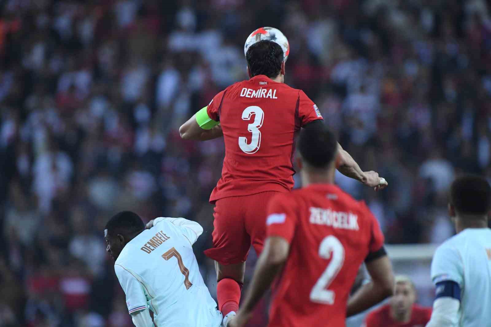 TÜRKİYE A MİLLİ FUTBOL TAKIMI, UEFA ULUSLAR A LİGİ 1. GRUP İLK MAÇINDA KOCAELİ'NDE FRANSA'YA 1-0 MAĞLUP OLDU.