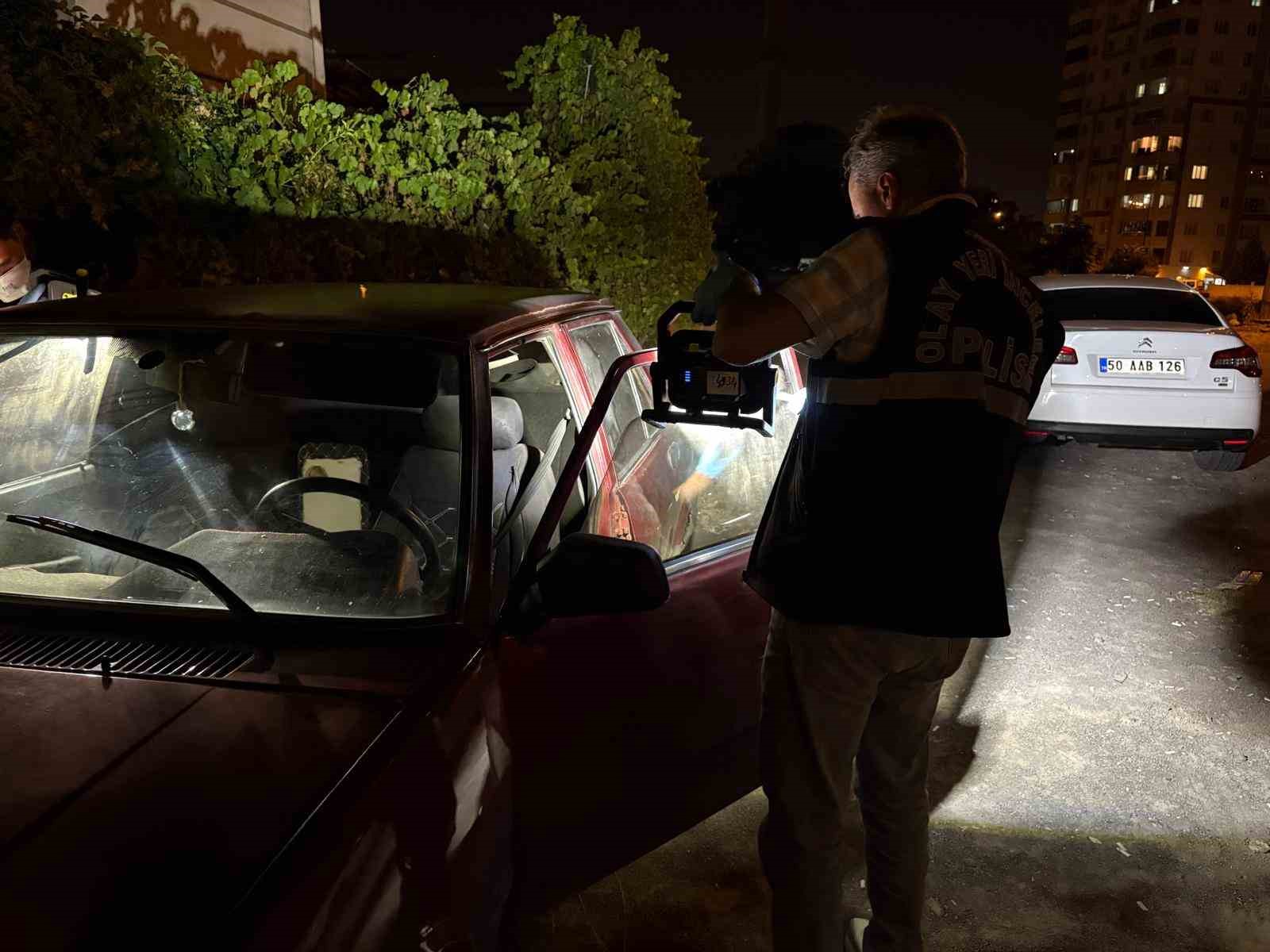 ÇALINAN OTOMOBİLDE İNCELEME YAPILDI