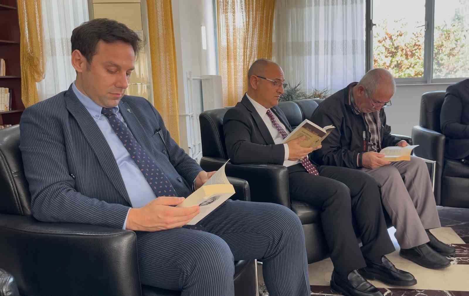 ELAZIĞ’DA "İYİLİK VAR" BULUŞMASI: BÜYÜKLERLE GÖNÜL KÖPRÜSÜ KURULDU