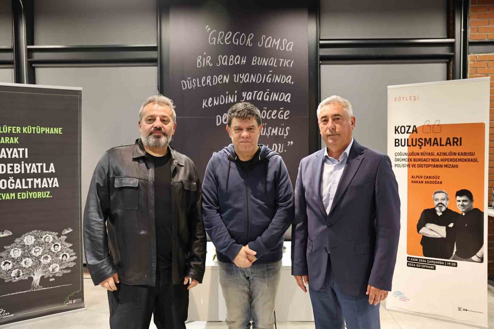 NİLÜFER BELEDİYESİ'NİN DÜZENLEDİĞİ KOZA BULUŞMALARI'NA KONUK OLAN ALPER CANIGÜZ, SON ROMANI "ÖRÜMCEK BURGACI" ÜZERİNDEN HİPERDEMOKRASİ, ÇOĞUNLUĞUN TAHAKKÜMÜ VE EDEBİYATIN HAKİKAT ARAYIŞINDAKİ ROLÜNÜ ANLATTI.