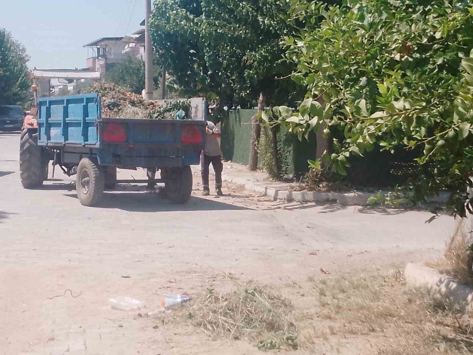 KÖŞK BELEDİYESİ TEMİZLİK İŞLERİ EKİPLERİ, İLÇE GENELİNDEKİ PARK, BAHÇE VE YEŞİL ALANLARDA OT BİÇME, TEMİZLİK VE ÇEVRE DÜZENLEME ÇALIŞMALARINI SÜRDÜRÜYOR.