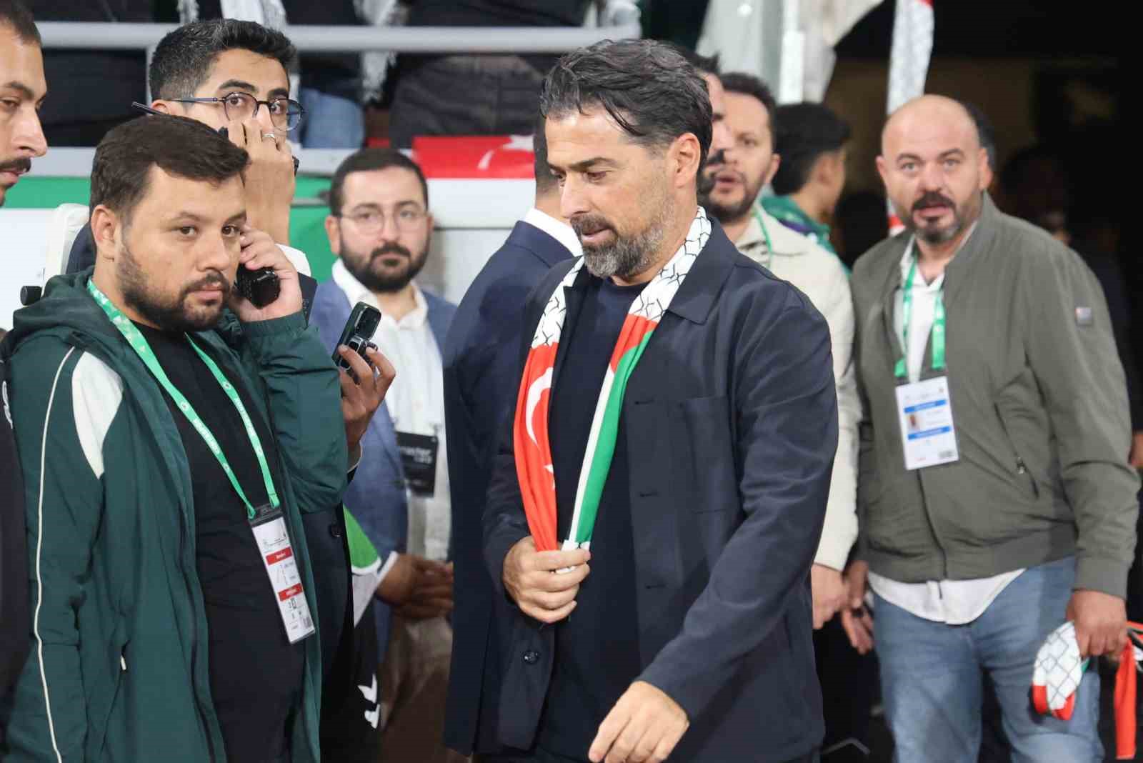 KONYASPOR İLE FİLİSTİN MİLLİ TAKIMI, KONYA'DA OYNANAN DOSTLUK KARŞILAŞMASINDA 2-2 BERABERE KALDI.
