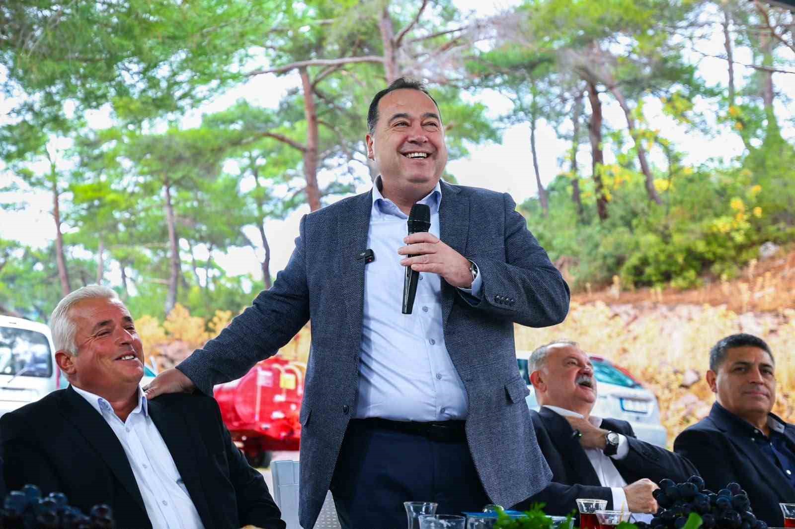 MANİSA BÜYÜKŞEHİR BELEDİYE BAŞKANI BESİM DUTLULU, YUNUSEMRE İLÇESİNİN YUNTDAĞI BÖLGESİNDEKİ SAKALLI MAHALLESİ’NDE MUHTARLAR VE VATANDAŞLARLA BİR ARAYA GELDİ.
