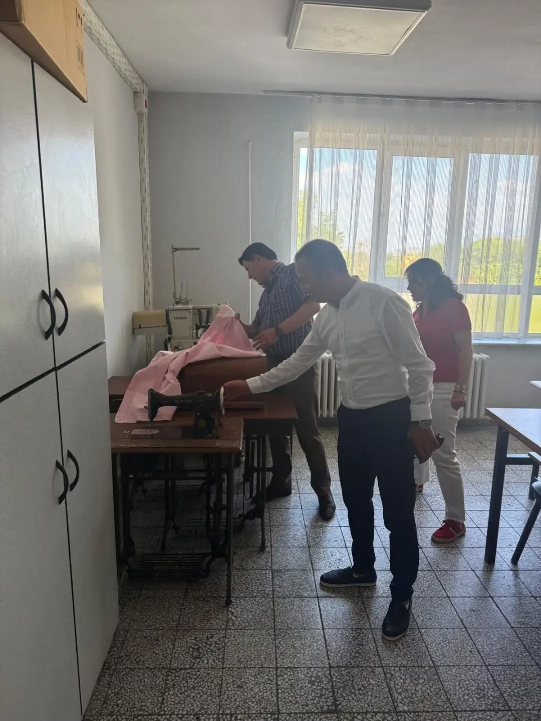 AYDIN’IN YENİPAZAR İLÇESİNDE İLÇE MİLLİ EĞİTİM MÜDÜRÜ SERKAN AKYOL, YENİPAZAR HALK EĞİTİMİ MERKEZİ MÜDÜRLÜĞÜNÜ ZİYARET EDEREK KURUMDA YÜRÜTÜLEN EĞİTİM FAALİYETLERİNİ YERİNDE İNCELEDİ.