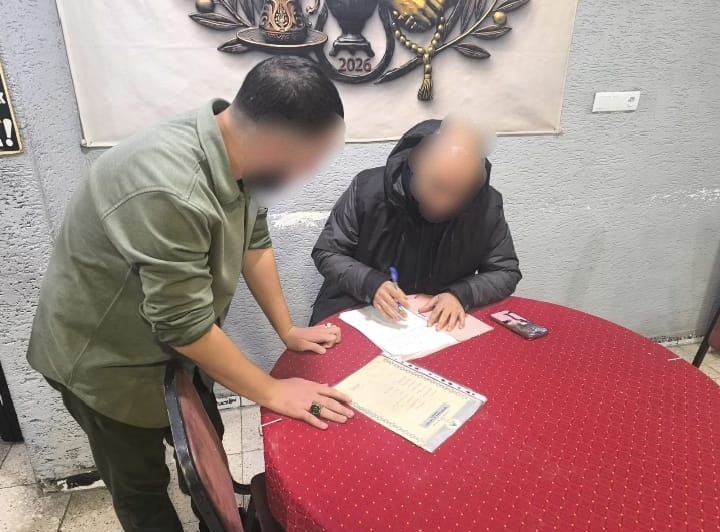 BURSA EMNİYET MÜDÜRLÜĞÜ EKİPLERİNCE YILDIRIM İLÇESİNDE GERÇEKLEŞTİRİLEN KAPSAMLI ASAYİŞ UYGULAMASINDA 539 KİŞİNİN SORGUSU YAPILIRKEN, ÇEŞİTLİ NOKTALARDA DENETLENEN 189 ARAÇTA HERHANGİ BİR SUÇ UNSURUNA RASTLANMADI. UYGULAMALARDA 2 YOKLAMA KAÇAĞI YAKALANIRKEN, 2 İŞ YERİNDE İSE İDARİ EKSİKLİK TESPİT EDİLDİ.