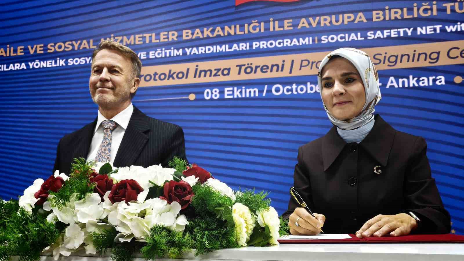 AİLE VE SOSYAL HİZMETLER BAKANLIĞI İLE AVRUPA BİRLİĞİ TÜRKİYE DELEGASYONU ARASINDA YABANCILARA YÖNELİK SOSYAL UYUM VE EĞİTİM YARDIMLARI PROGRAMI PROTOKOL İMZA TÖRENİ DÜZENLENDİ.