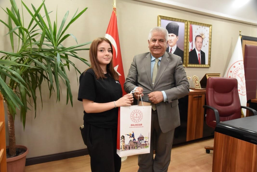 FİLİSTİNLİ ÖĞRENCİLERDEN İL MİLLÎ EĞİTİM MÜDÜRÜNE ZİYARET
