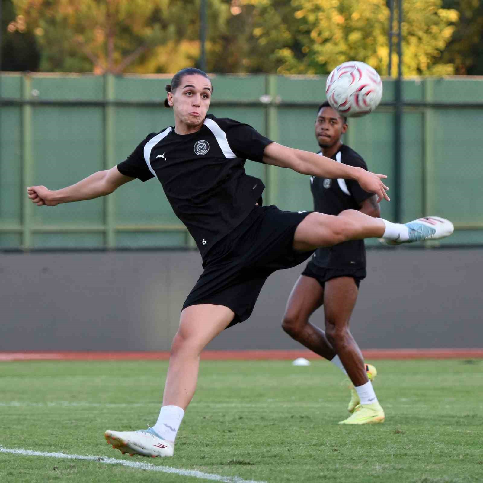 MANİSA FUTBOL KULÜBÜ, TRENDYOL 1. LİG’İN 3. HAFTASINDA DEPLASMANDA EKENLER BETON SİVASSPOR İLE OYNAYACAĞI KARŞILAŞMANIN HAZIRLIKLARINA BAŞLADI.