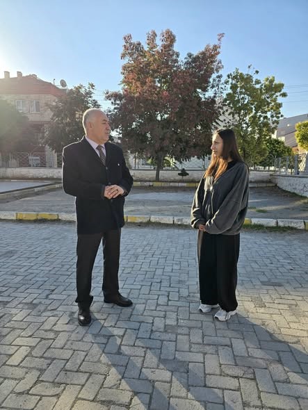EMİRDAĞ İLÇE MİLLİ EĞİTİM MÜDÜRÜ GÜRKAN EMEKSİZ OKUL ZİYARETLERİNİ SÜRDÜRÜYOR