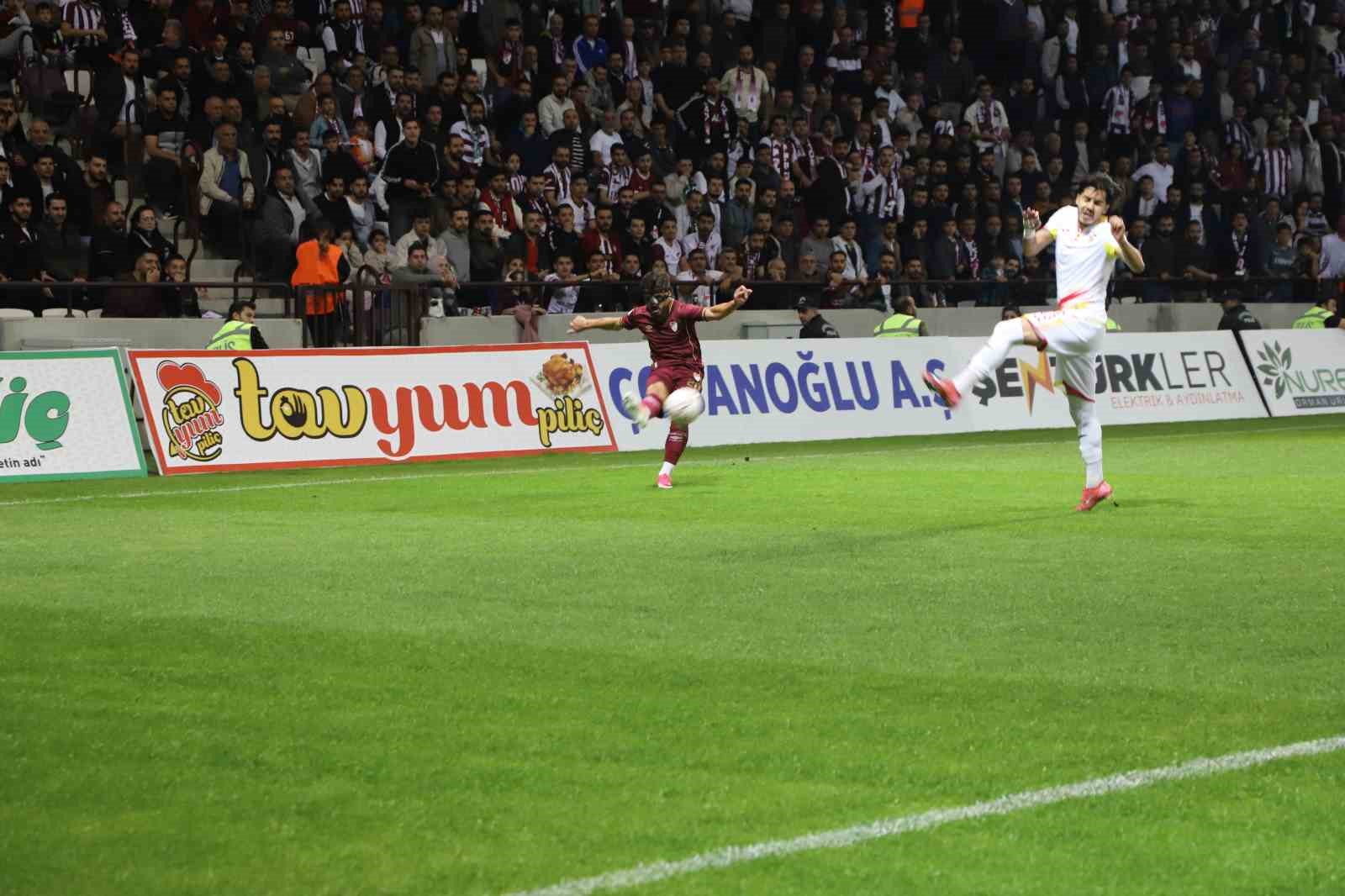 NESİNE 2. LİG: ELAZIĞSPOR: 2 – ÇORLUSPOR 1947: 3