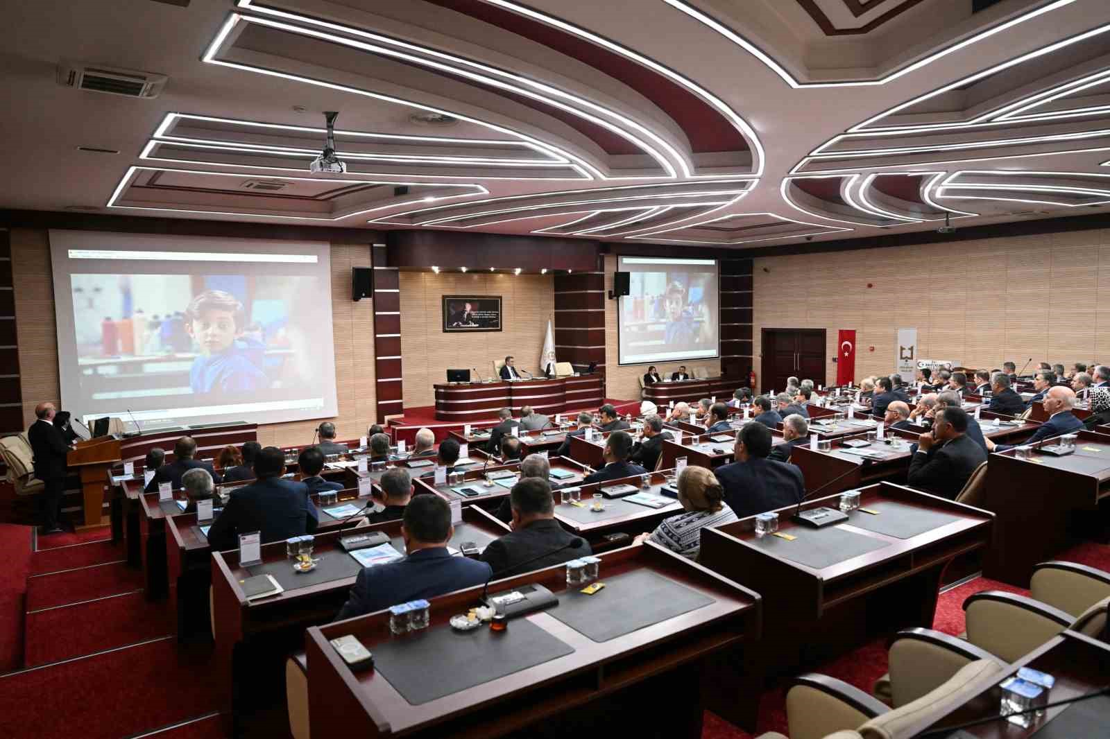 ERZURUM’DA KAMU HİZMETLERİNİN ETKİN, VERİMLİ VE KOORDİNASYON İÇERİSİNDE YÜRÜTÜLMESİNİ SAĞLAMAK AMACIYLA DÜZENLENEN İL İDARE ŞUBE BAŞKANLARI TOPLANTISI, VALİ AYDIN BARUŞ BAŞKANLIĞINDA YAPILDI.