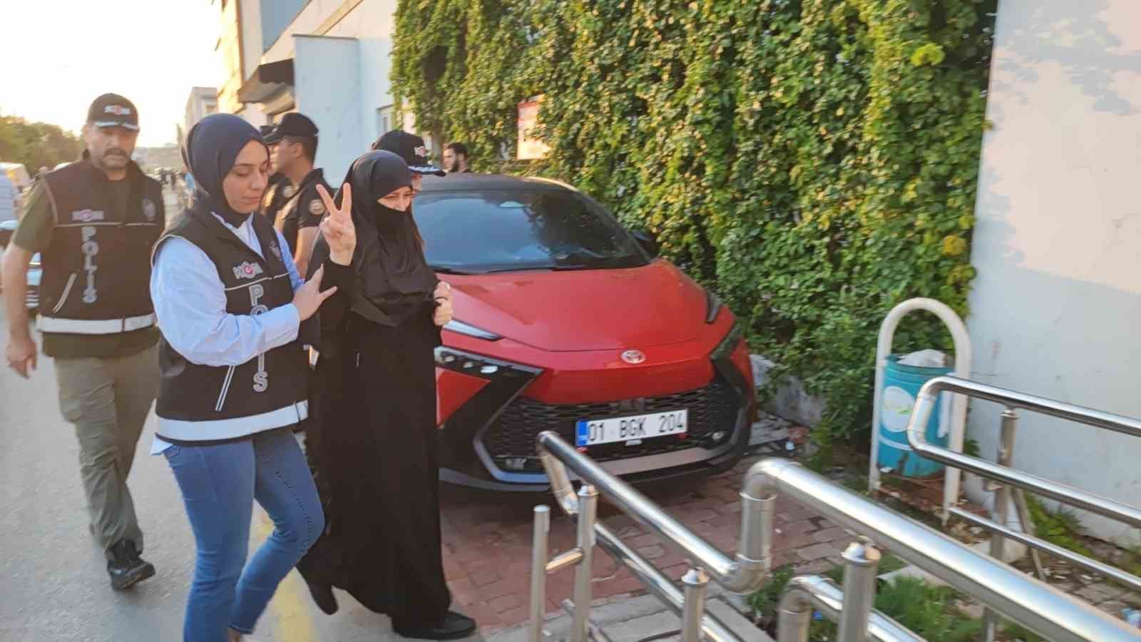 ADANA'DA FURKAN VAKFI’NA YÖNELİK DÜZENLENEN OPERASYONDA KURUCU BAŞKAN ALPARSLAN KUYTUL VE EŞİ SEMRA KUYTUL’UN YANI SIRA ÇOK SAYIDA VAKIF ÜYESİNİN GÖZALTINA ALINDIĞI ÖĞRENİLDİ.