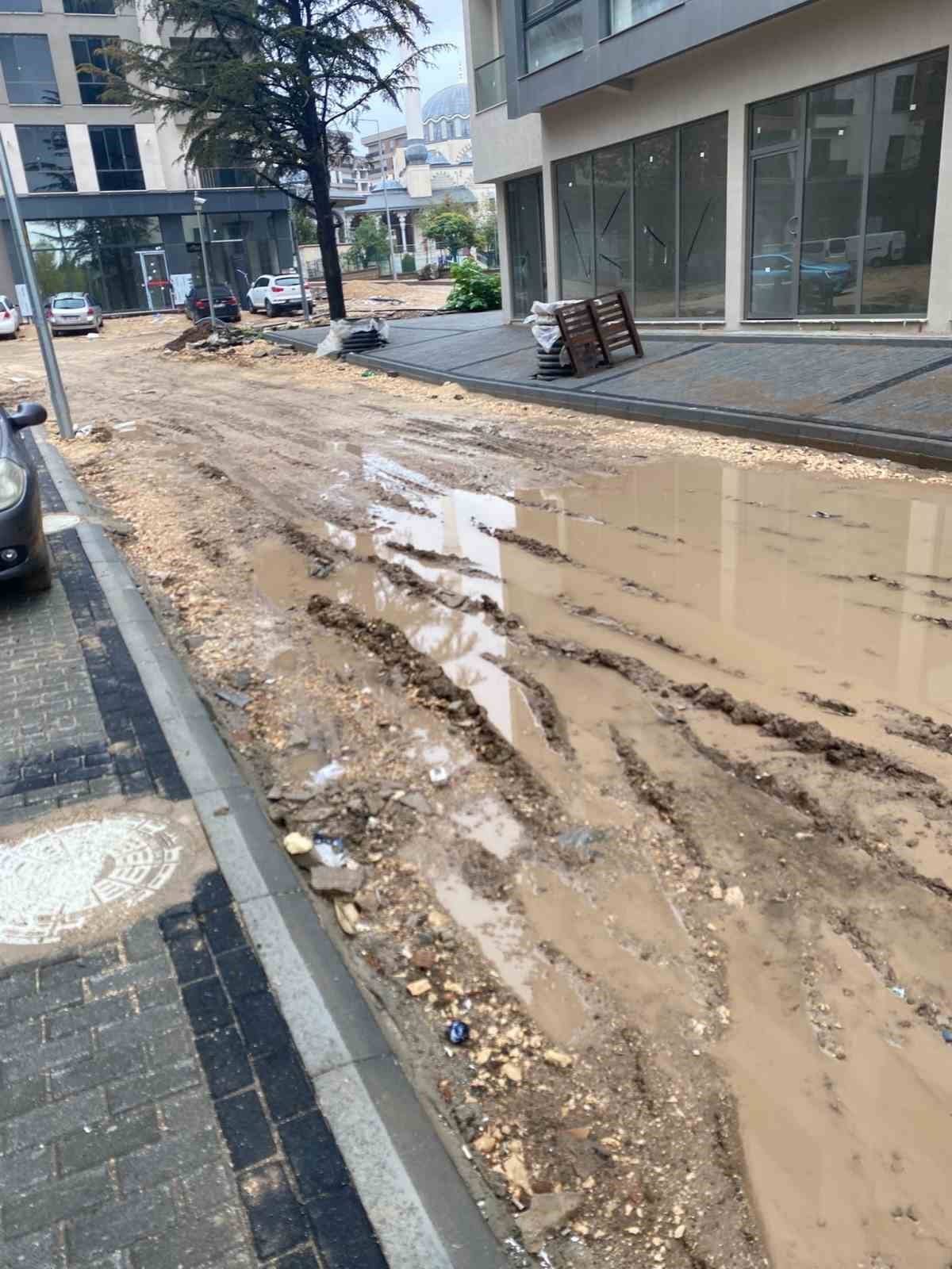 1050 KONUTLAR’DA 1.400 DAİRE TESLİM EDİLDİ: 5 BİN HANENİN YAŞAYACAĞI BÖLGEDE ALTYAPI ÇAĞRISI
