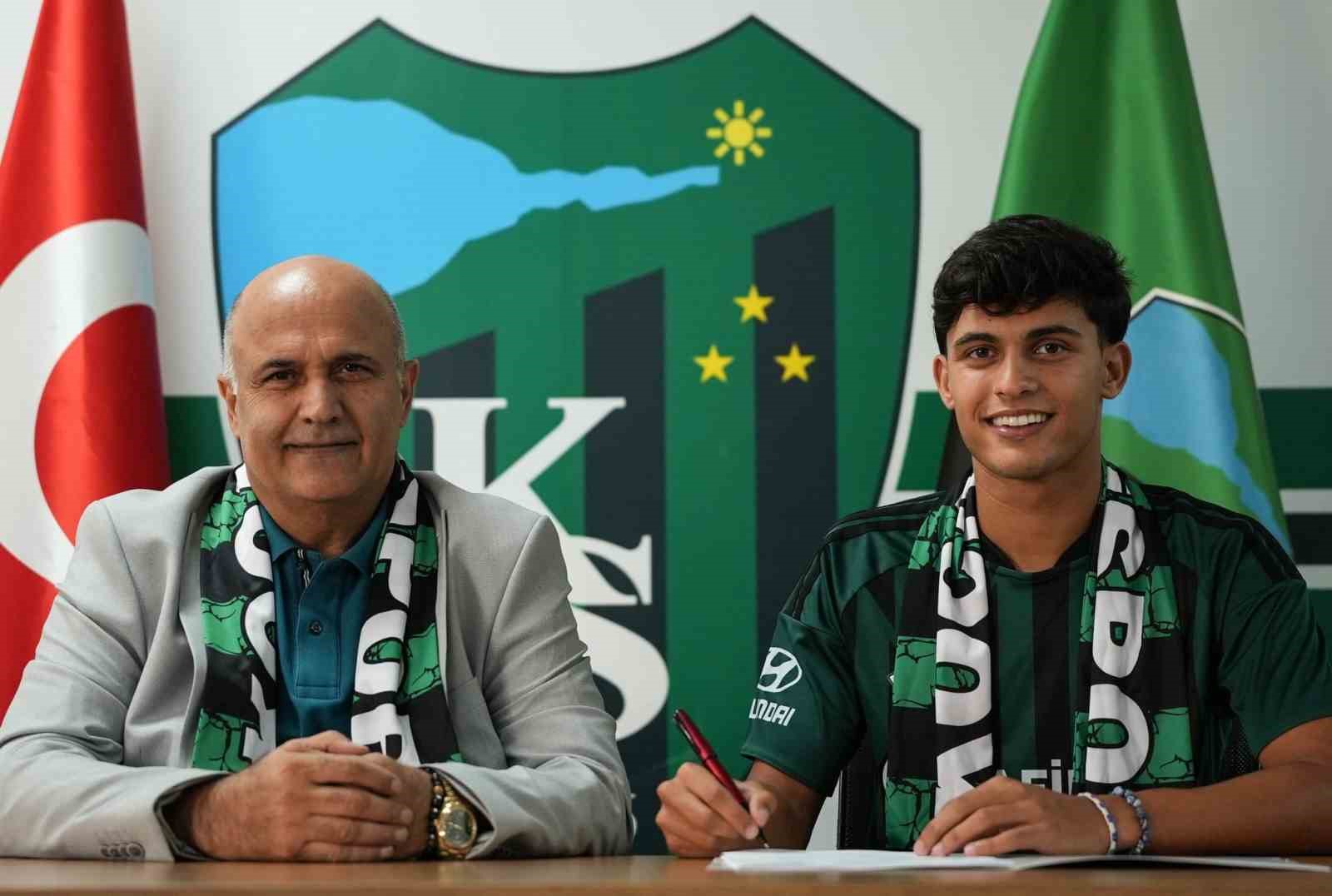 KOCAELİSPOR, PORTO’DAN 20 YAŞINDAKİ KANAT OYUNCUSU GONÇALO SOUSA’YI KİRALIK OLARAK KADROSUNA KATTI.
