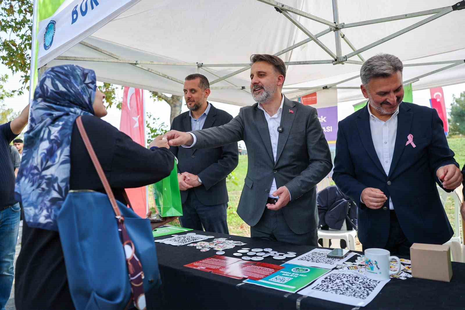 BURSA BÜYÜKŞEHİR BELEDİYESİ BAŞKAN VEKİLİ ŞAHİN BİBA, BÜYÜKŞEHİR BELEDİYESİ’NİN KATKILARIYLA BURSA ULUDAĞ ÜNİVERSİTESİ (BUÜ) TARAFINDAN BU YIL 12’NCİSİ DÜZENLENEN ‘SENİN ÜNİVERSİTEN’ ETKİNLİKLERİNDE GENÇLERLE BULUŞTU.